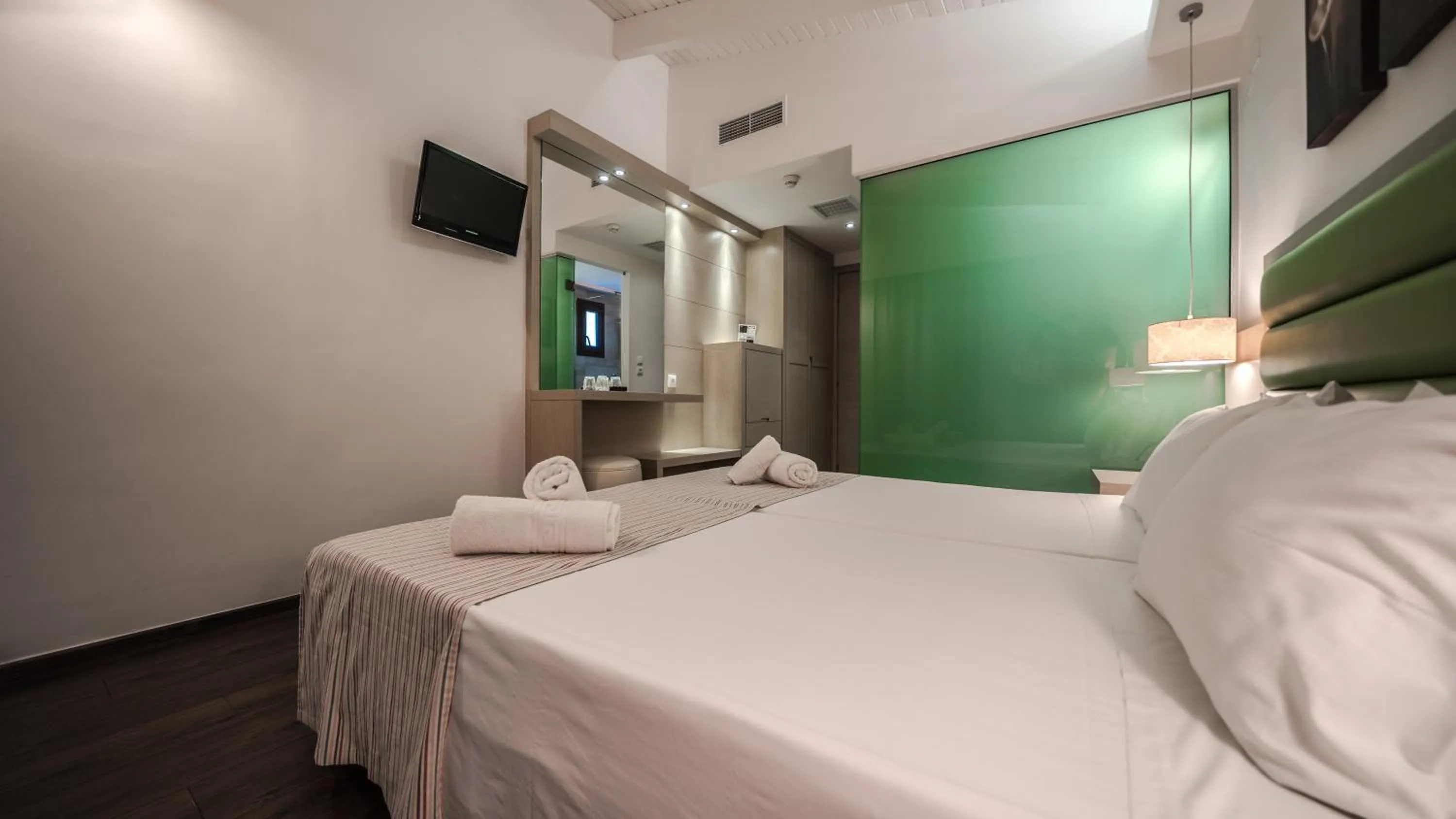 Bed in Forest Park Hotel