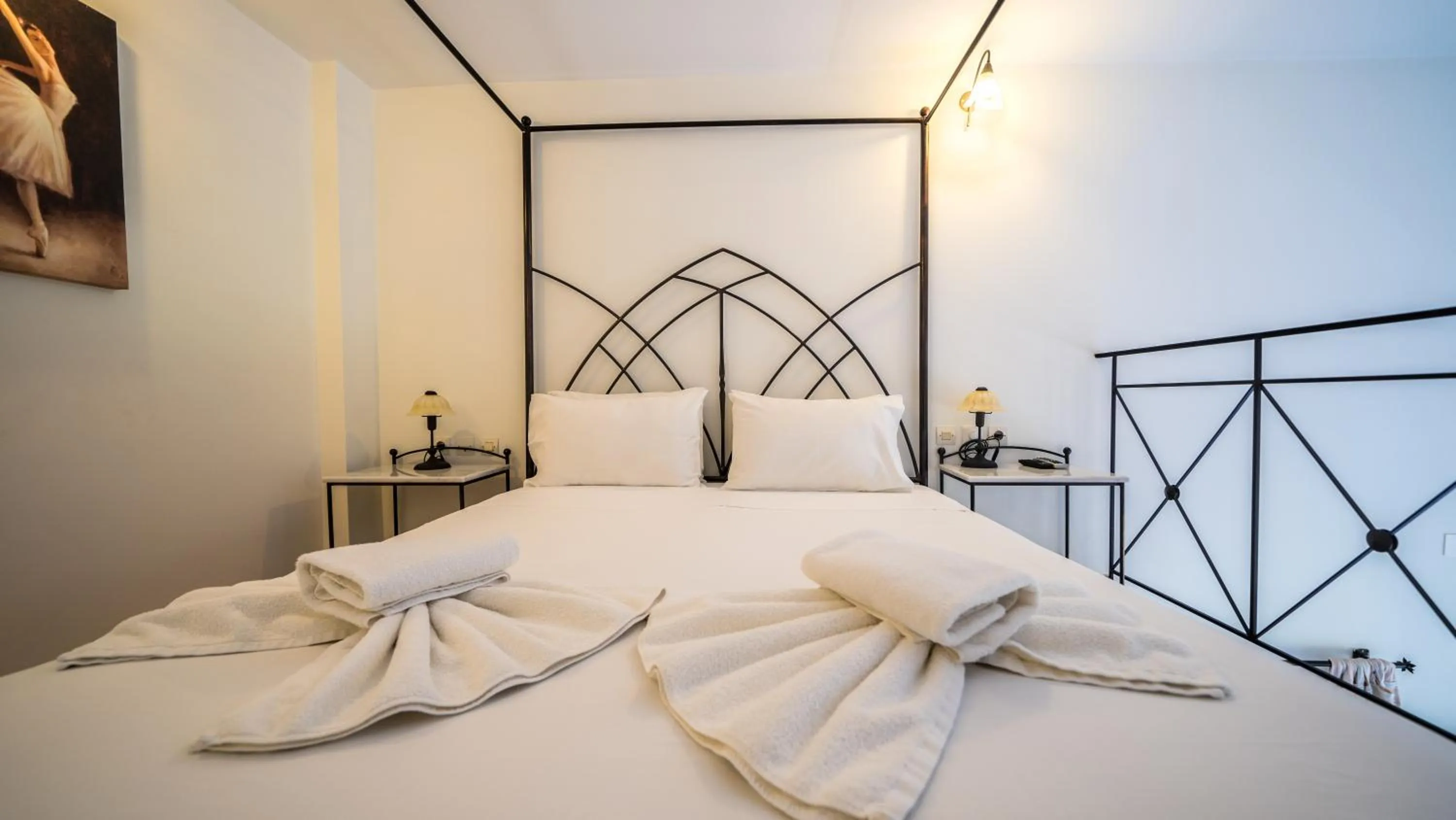 Bed in Forest Park Hotel