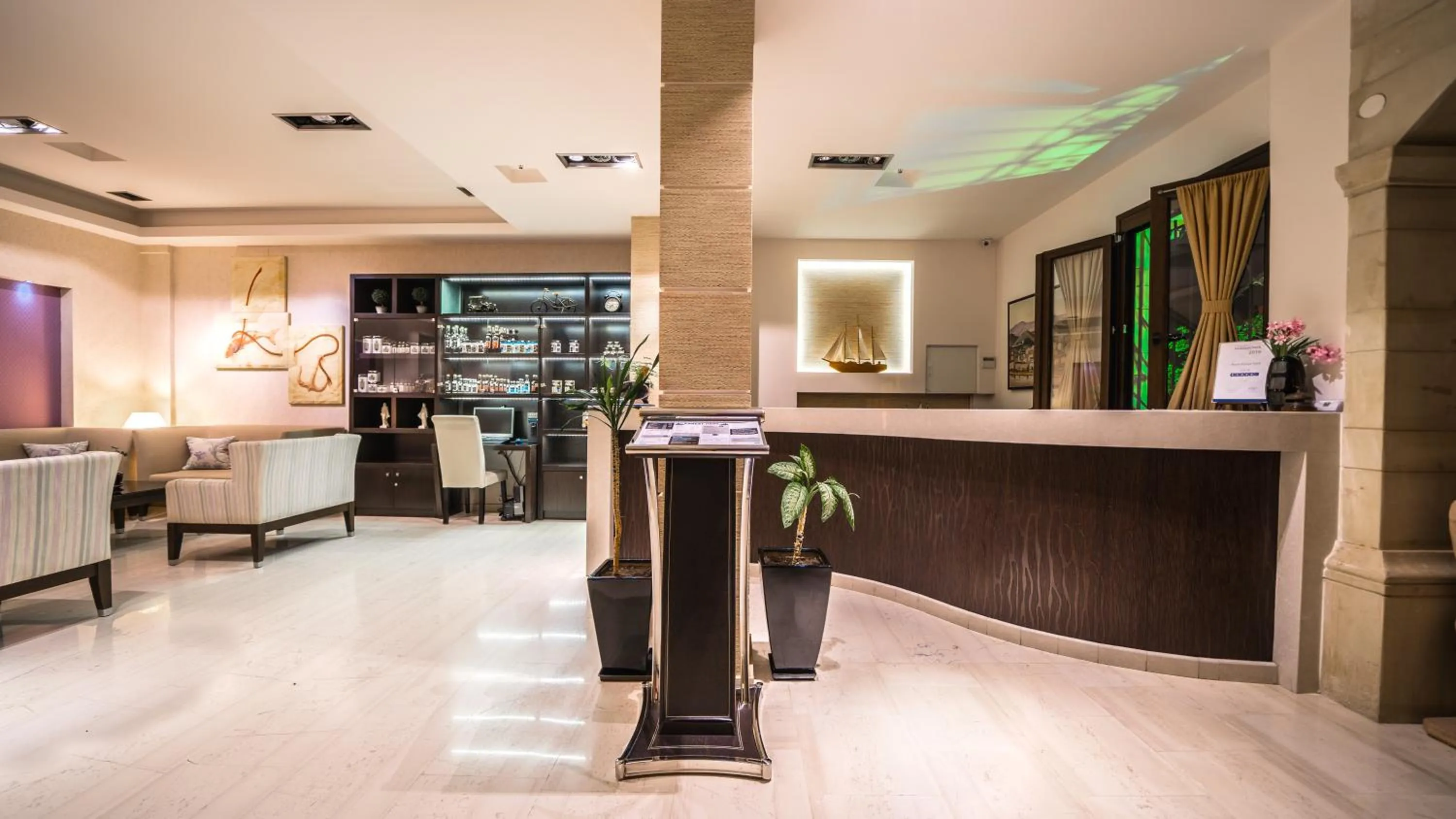 Lobby or reception in Forest Park Hotel