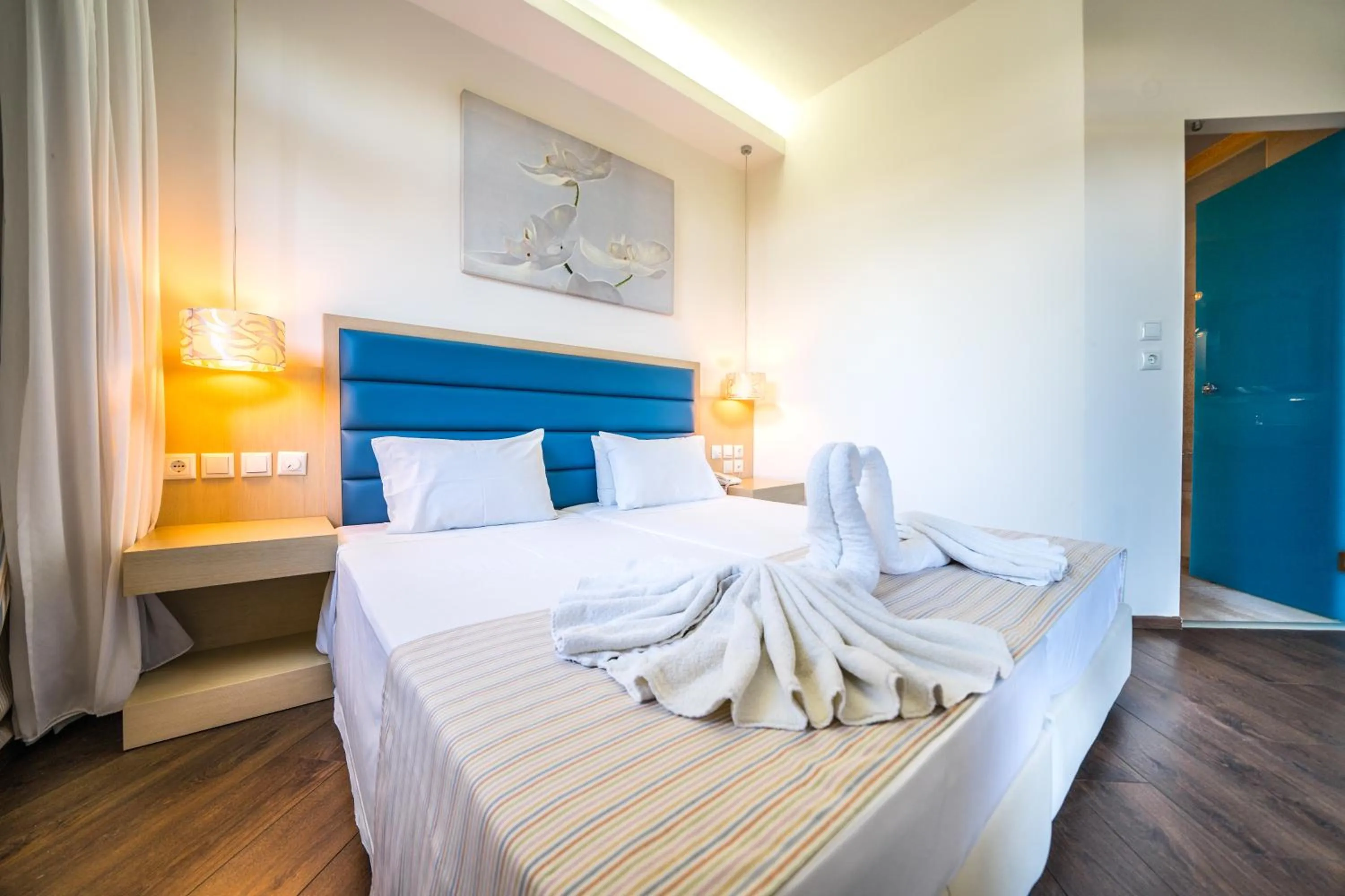 Bedroom, Bed in Forest Park Hotel