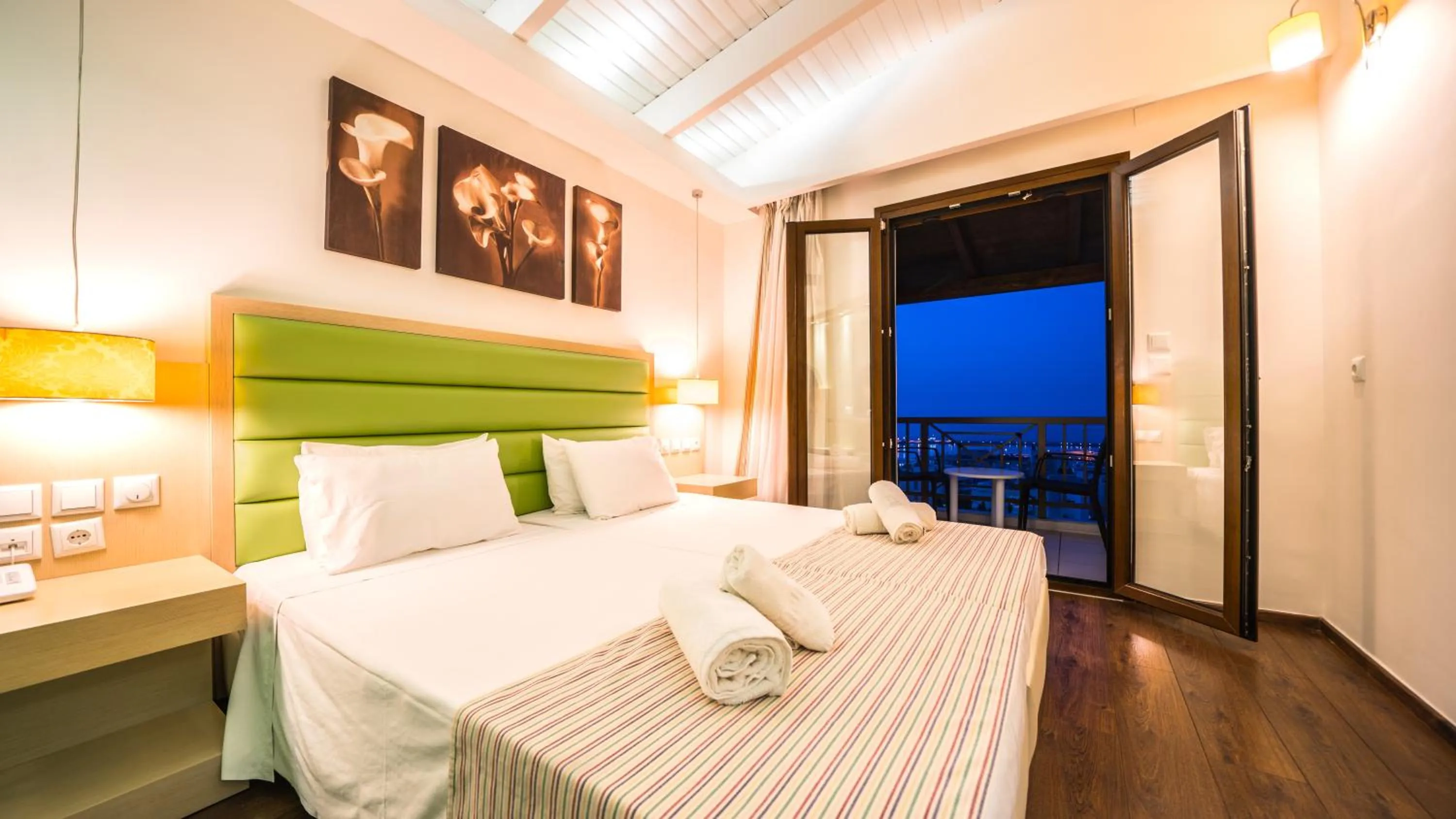 Bed in Forest Park Hotel