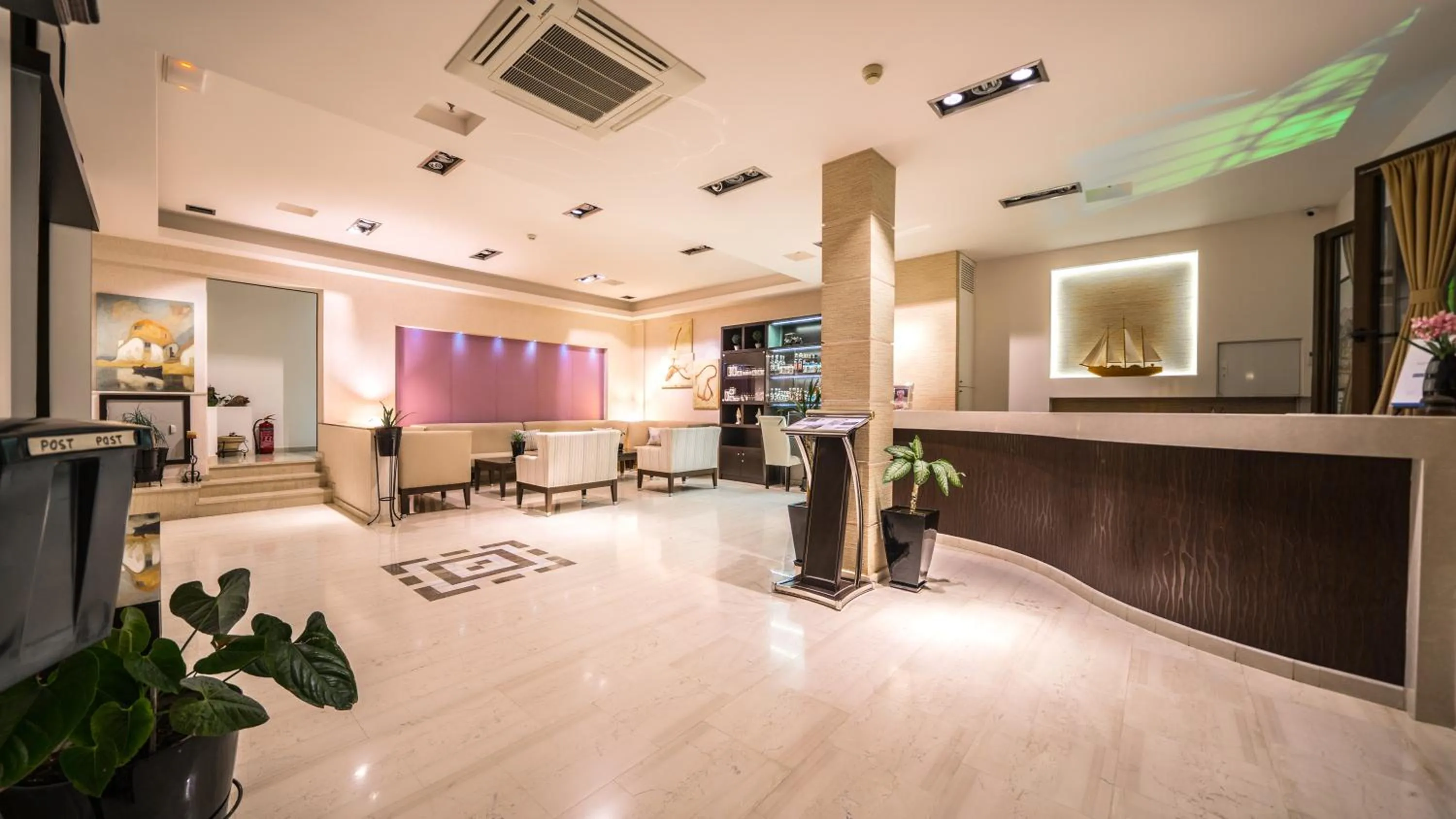 Lobby or reception in Forest Park Hotel