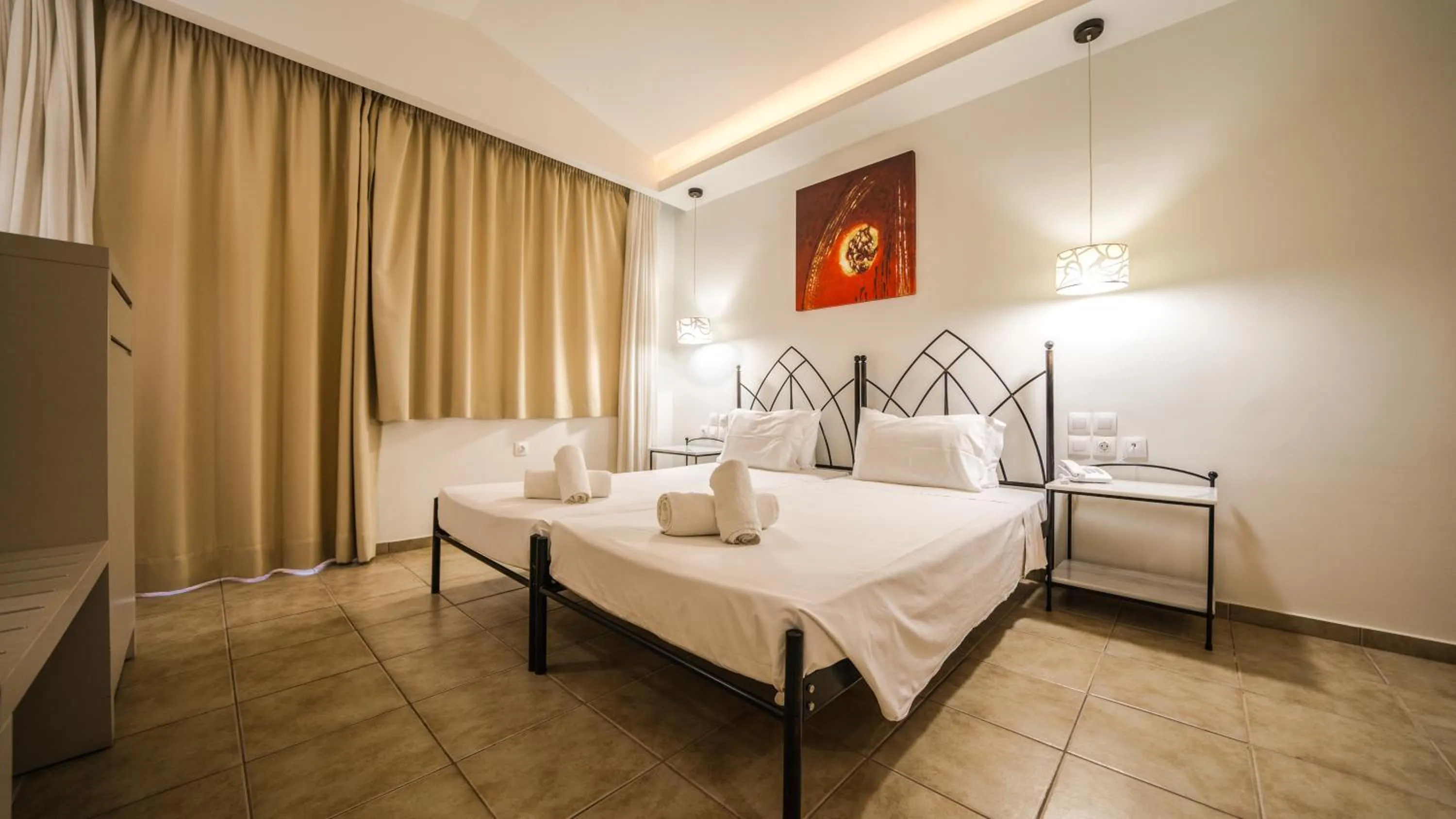 Photo of the whole room, Bed in Forest Park Hotel