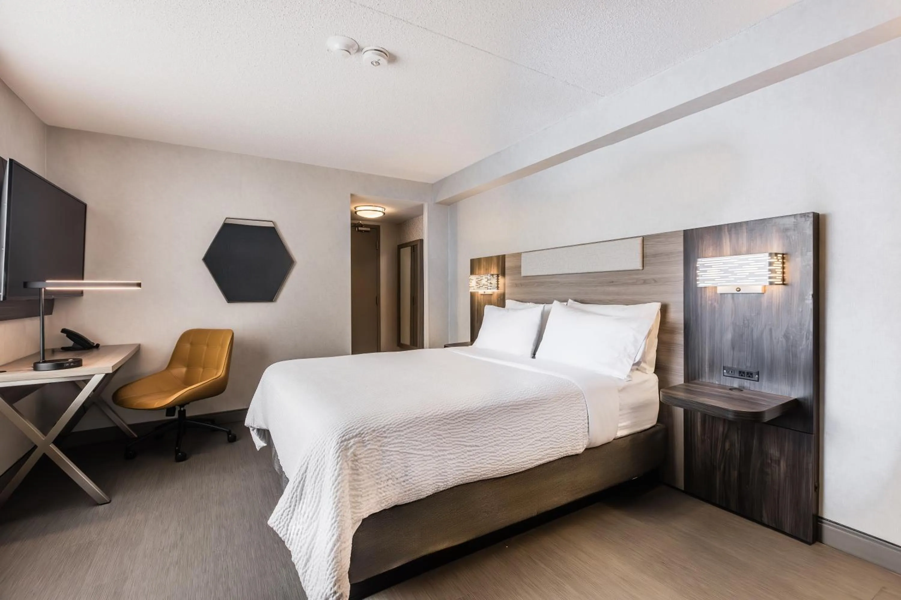 Bed in Holiday Inn Express Toronto-North York by IHG
