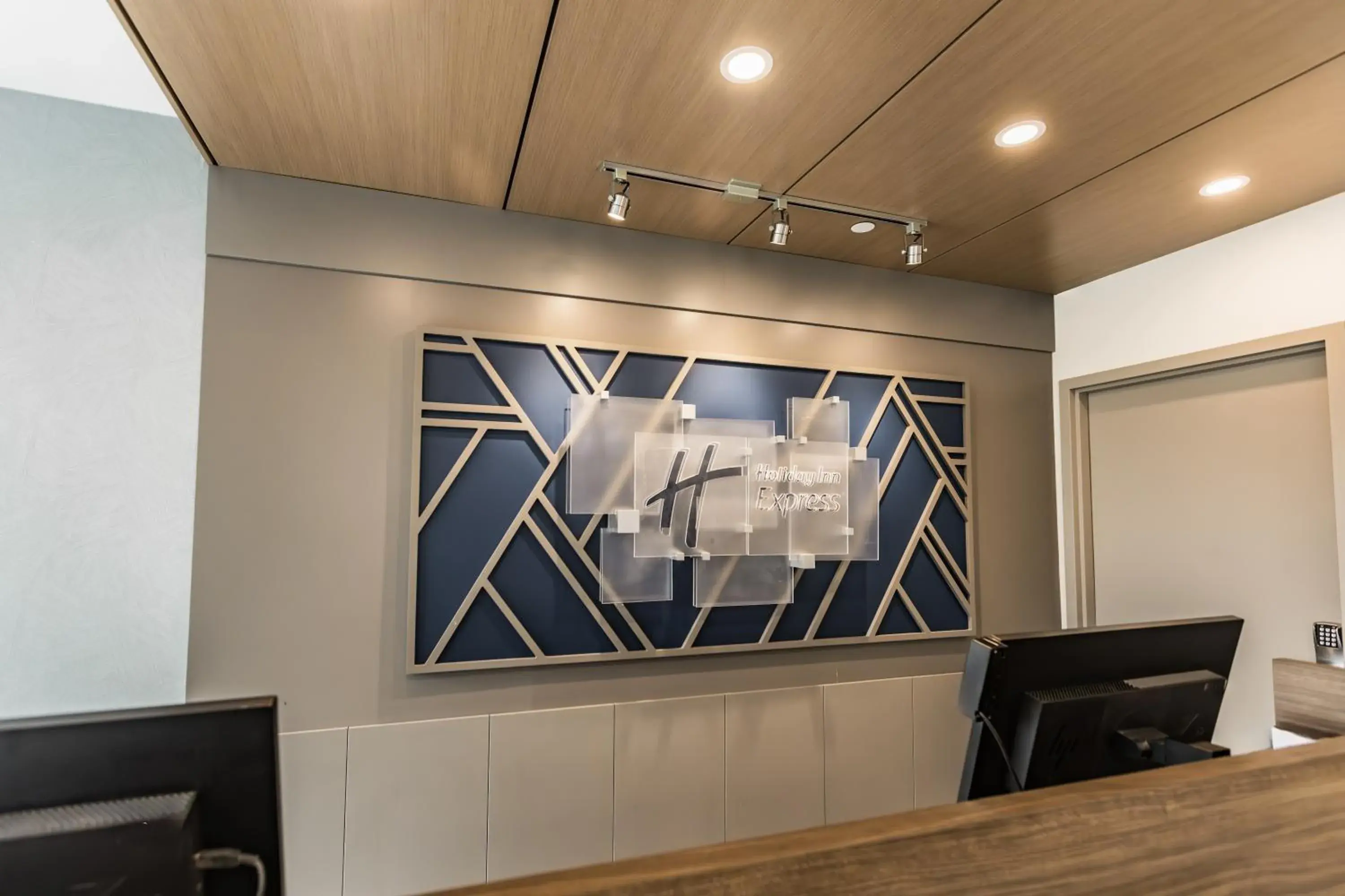 Lobby or reception in Holiday Inn Express Toronto-North York by IHG Lobby or reception in Holiday Inn Express Toronto-North York by IHG