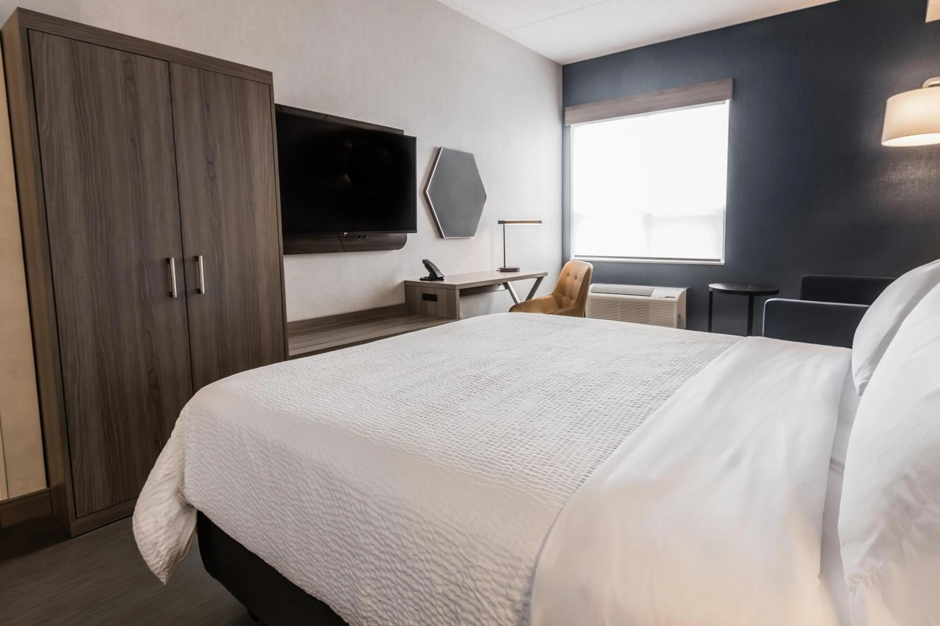 Bedroom, Bed in Holiday Inn Express Toronto-North York by IHG