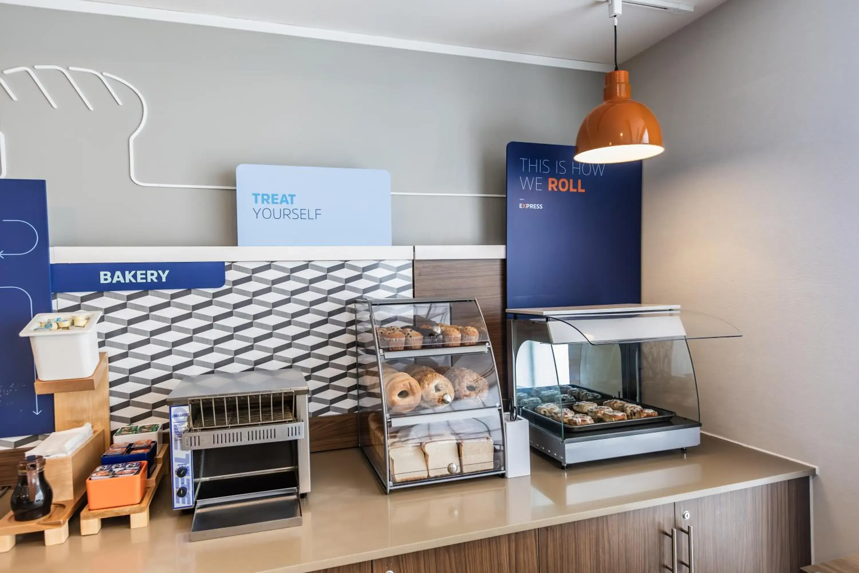 Food in Holiday Inn Express Toronto-North York by IHG Food in Holiday Inn Express Toronto-North York by IHG