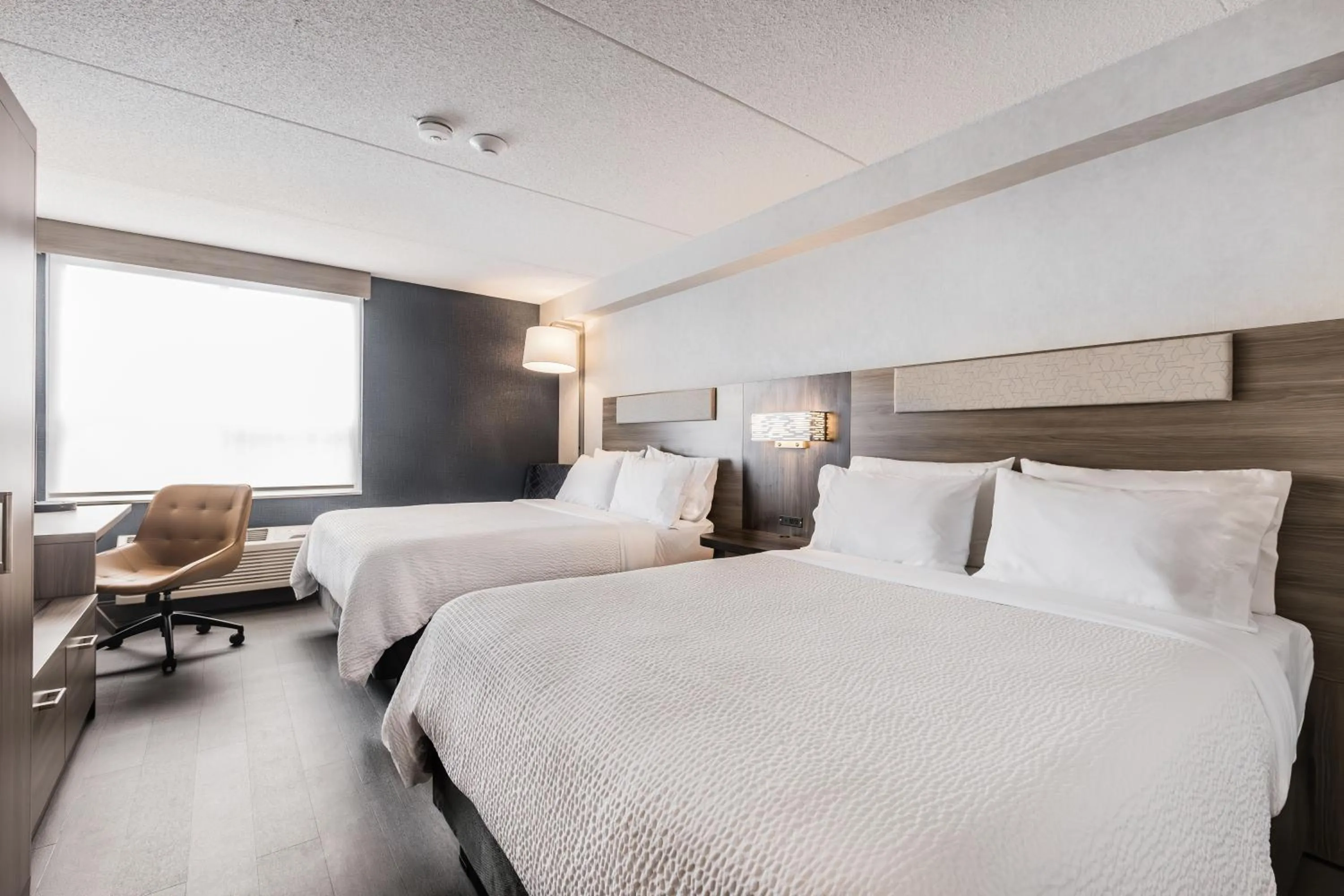 Bed in Holiday Inn Express Toronto-North York by IHG