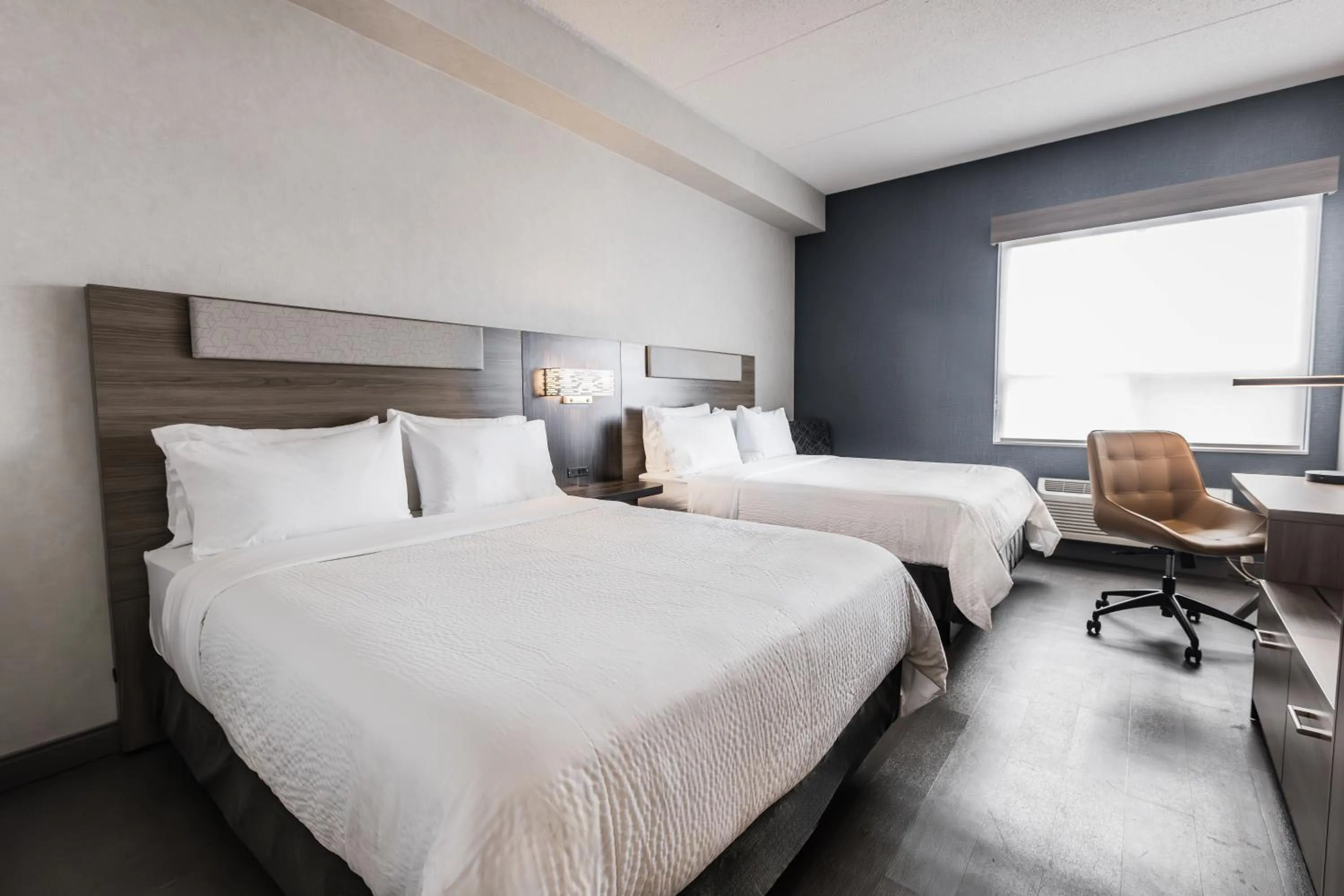 Bed in Holiday Inn Express Toronto-North York by IHG