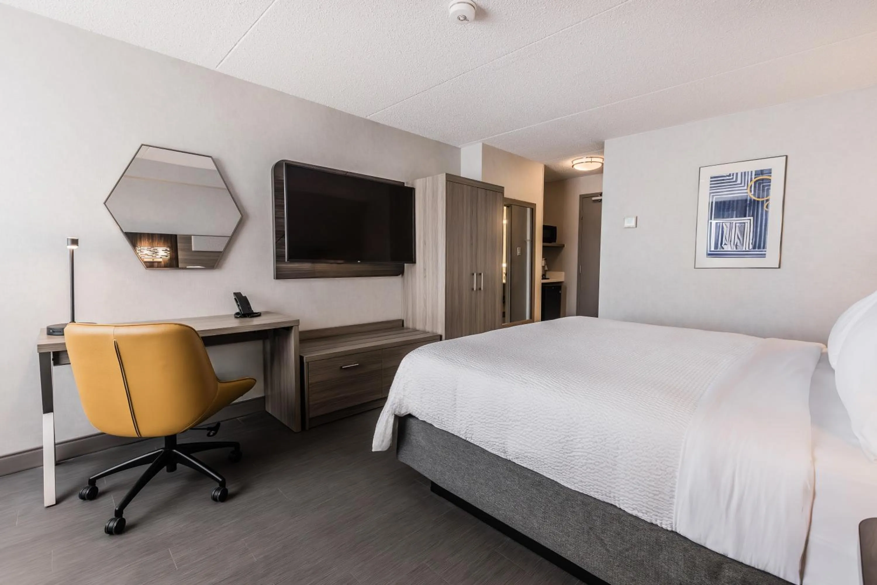 Bed in Holiday Inn Express Toronto-North York by IHG