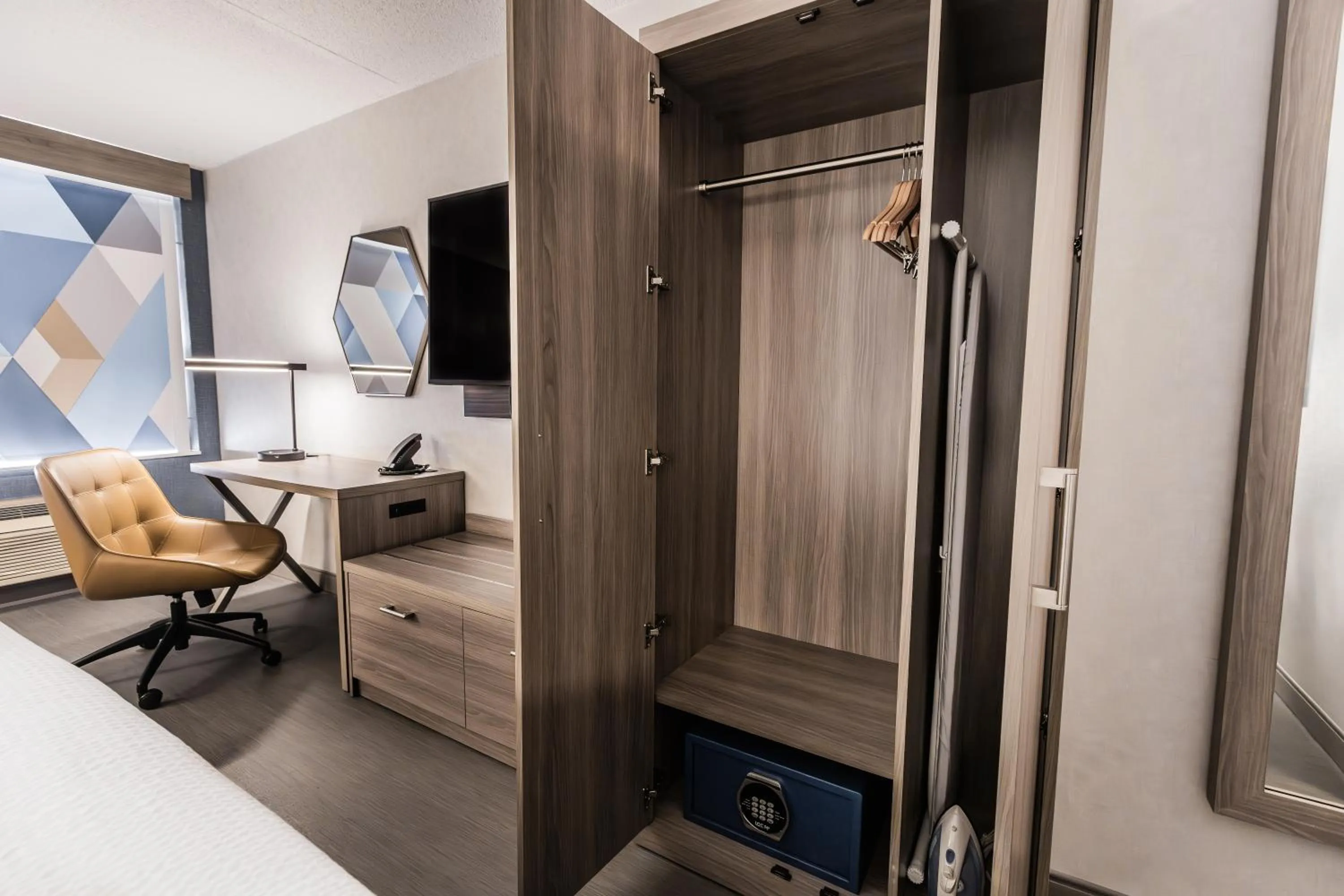 Bed in Holiday Inn Express Toronto-North York by IHG