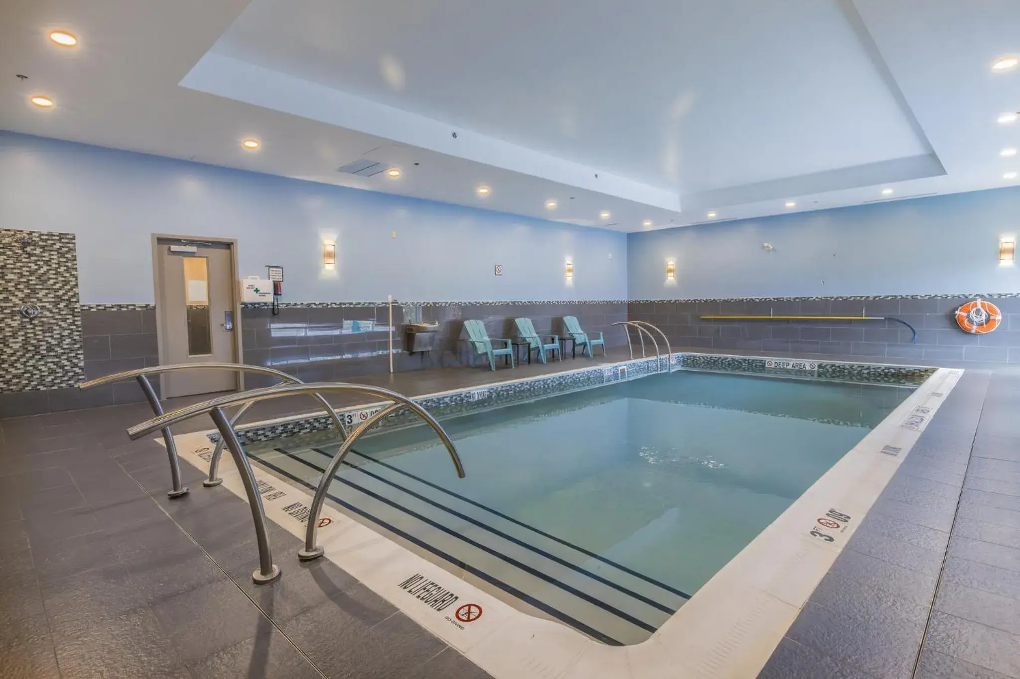 Swimming pool in Holiday Inn Express Toronto-North York by IHG Swimming pool in Holiday Inn Express Toronto-North York by IHG