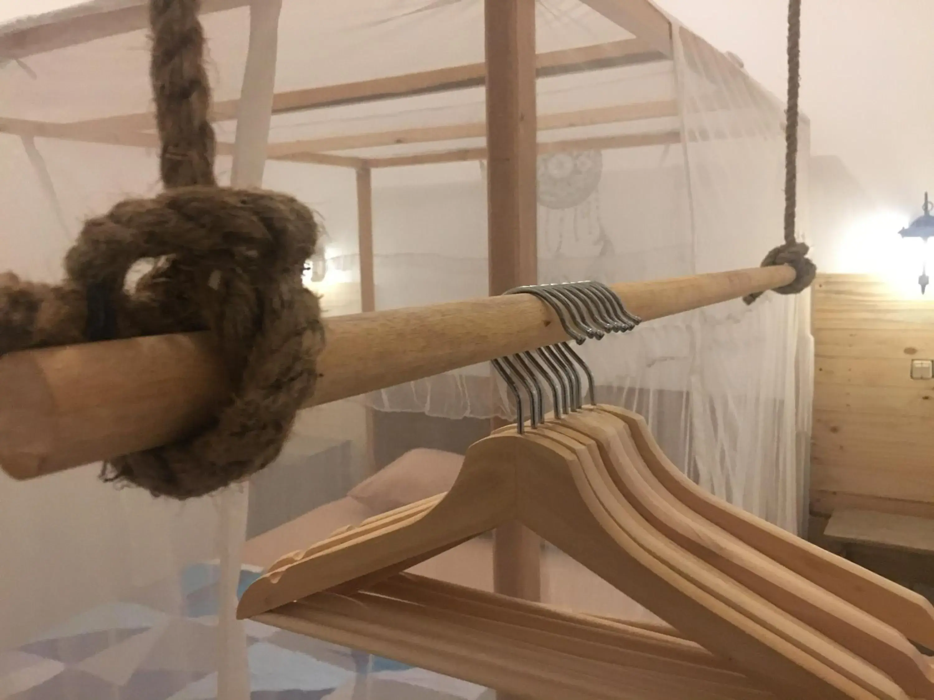 Decorative detail, Bed in Wood Stone Decorative detail, Bed in Wood Stone