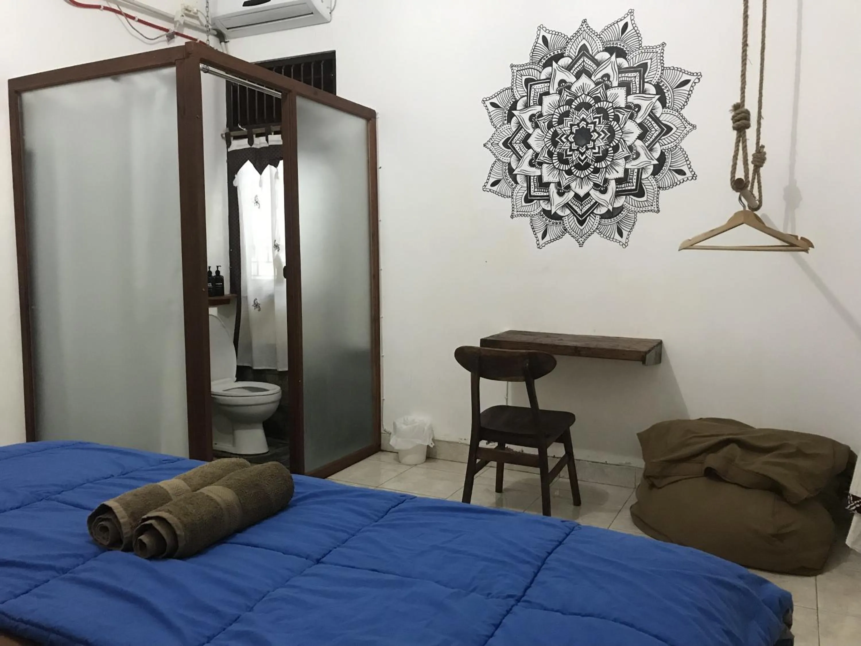 Toilet, Bed in Wood Stone