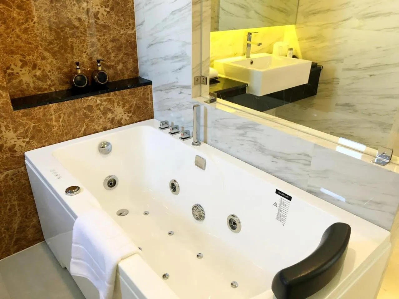 The Green View Hotel