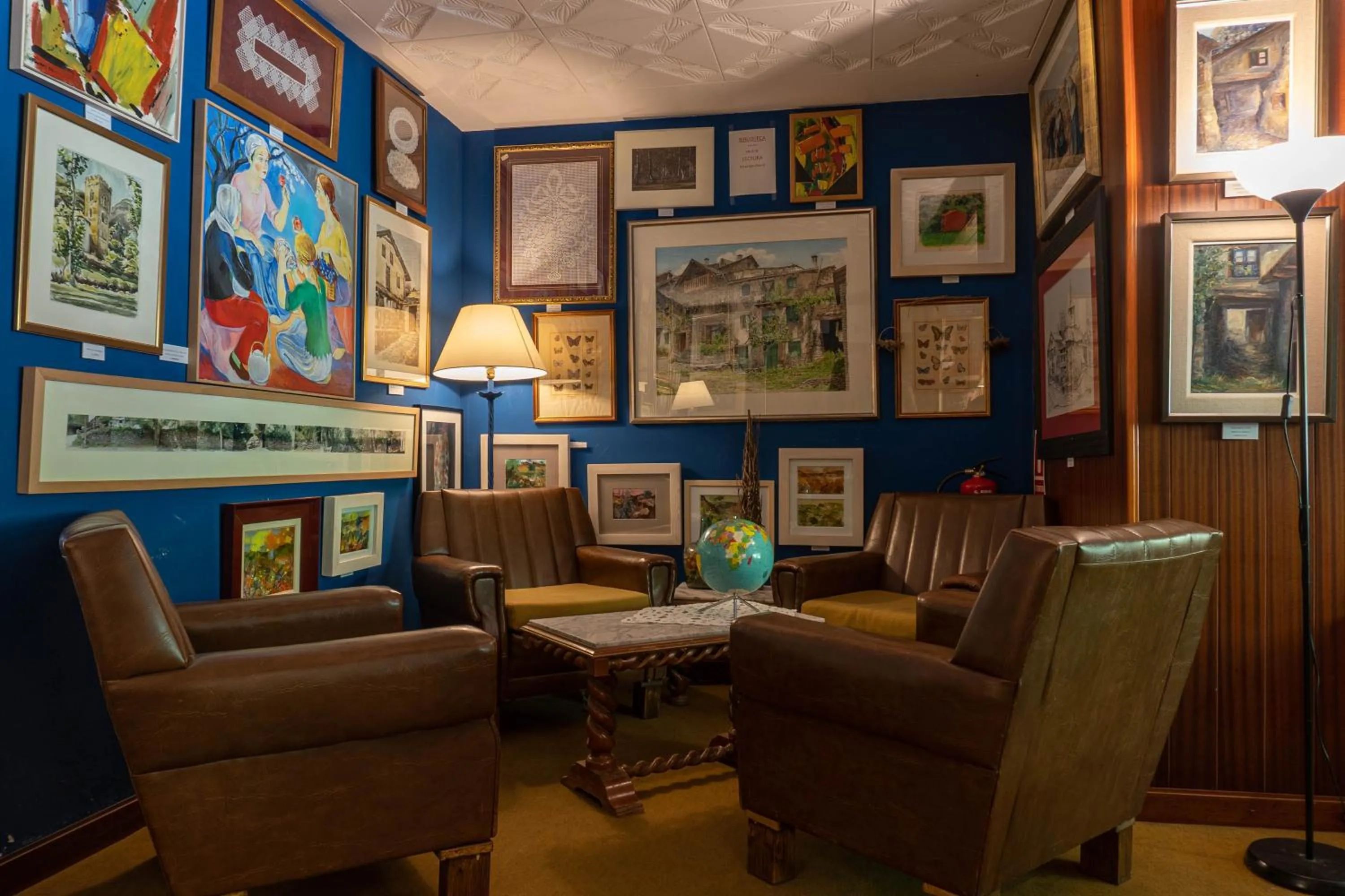 Library in Hotel Cardós