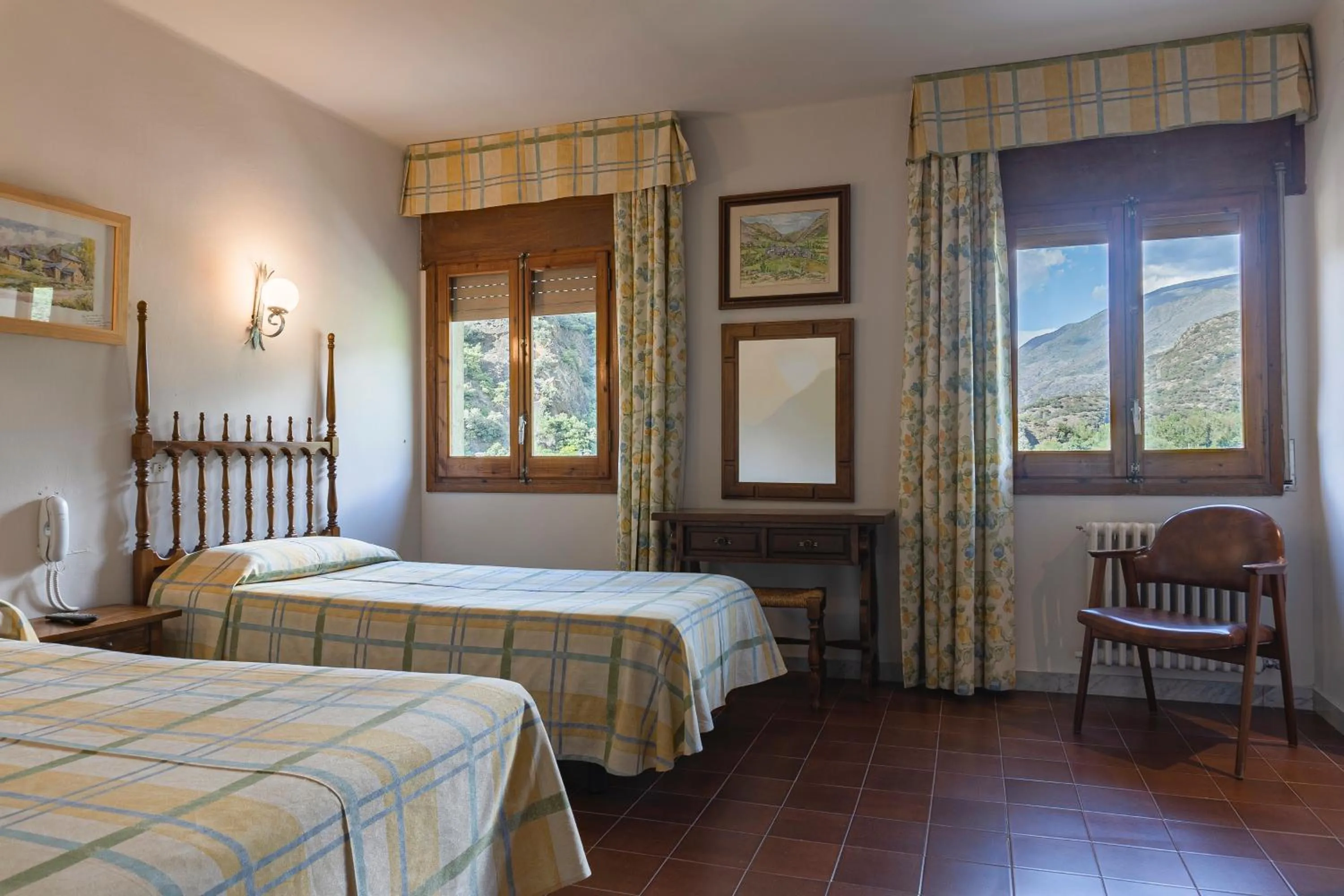 Family, Bed in Hotel Cardós