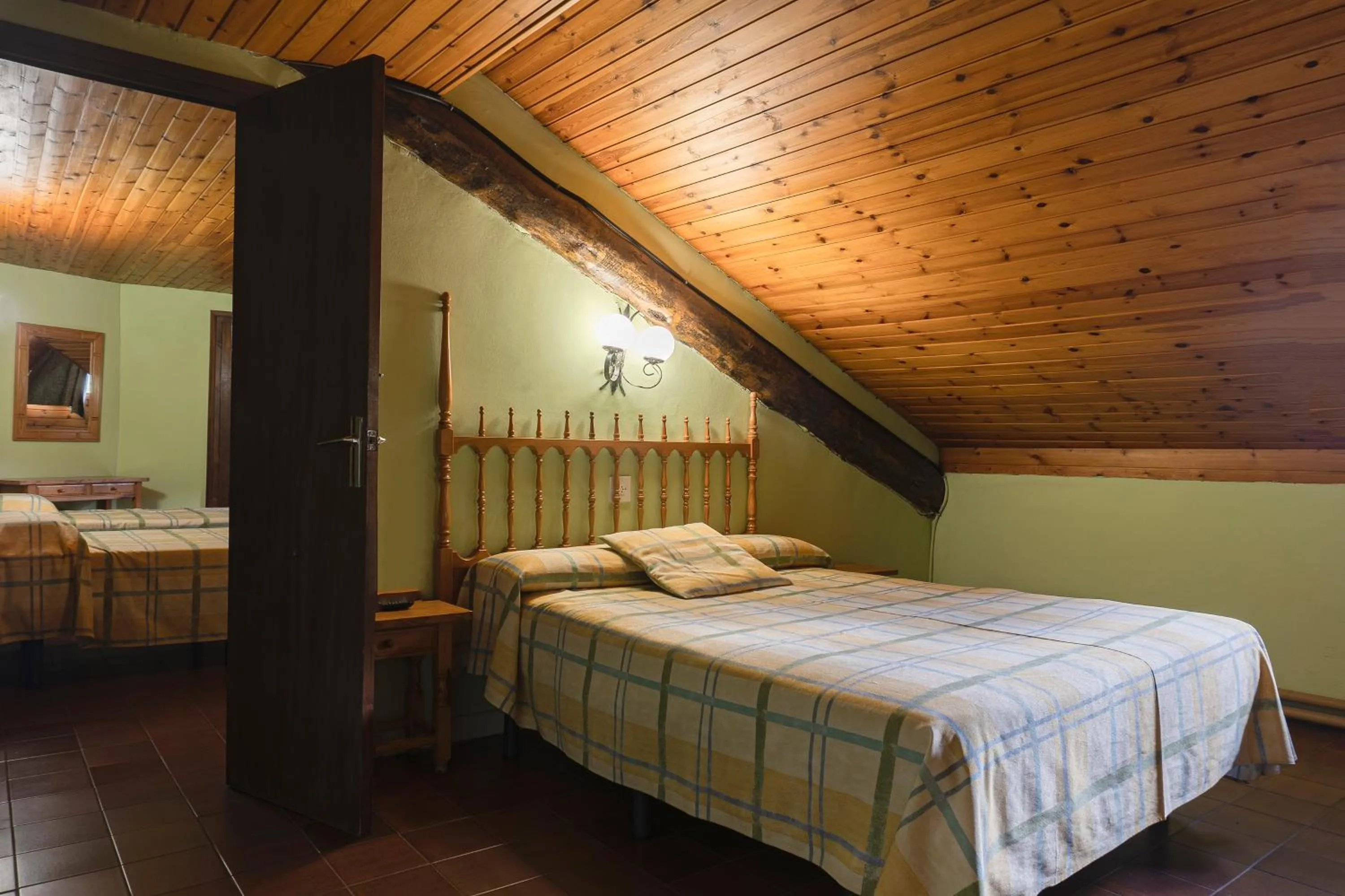 Photo of the whole room, Bed in Hotel Cardós
