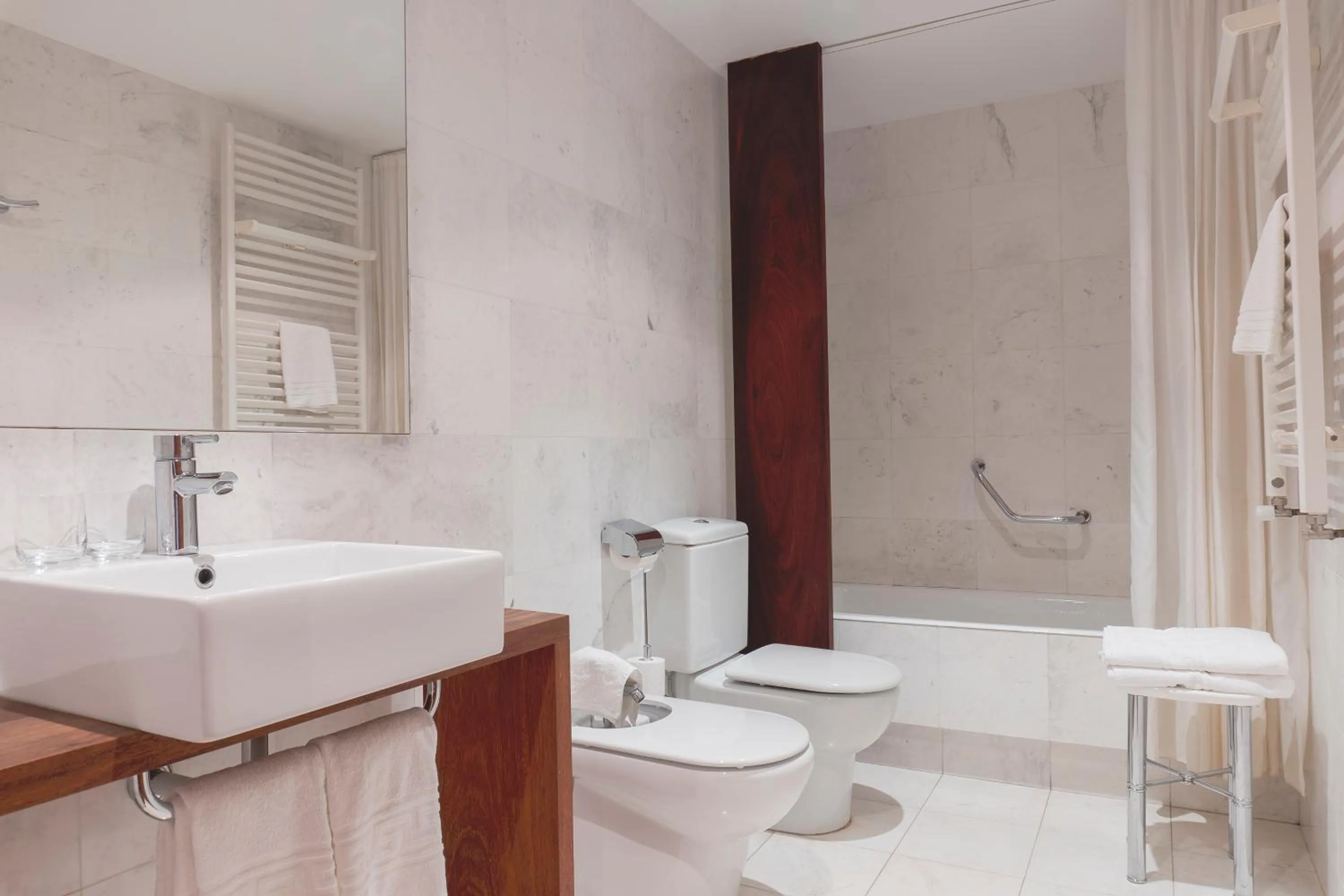 Toilet in Hotel Cardós