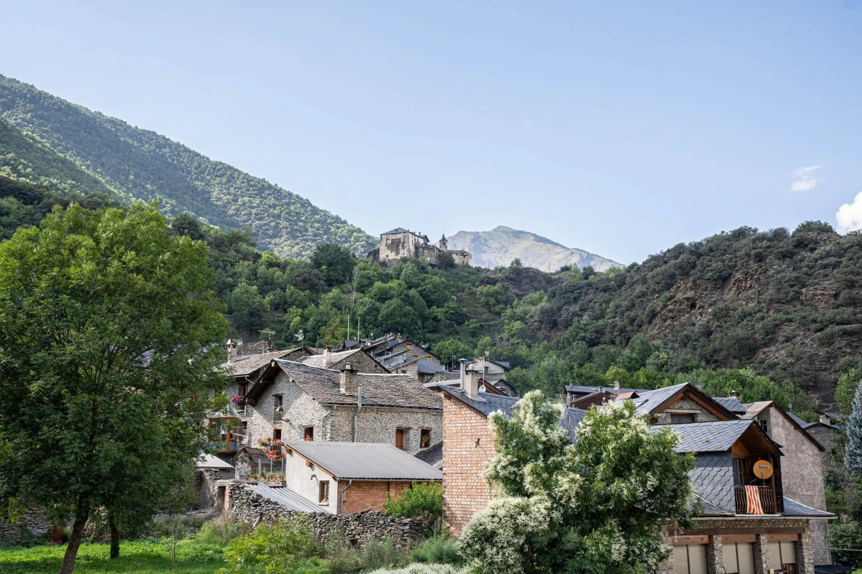 Property building in Hotel Cardós
