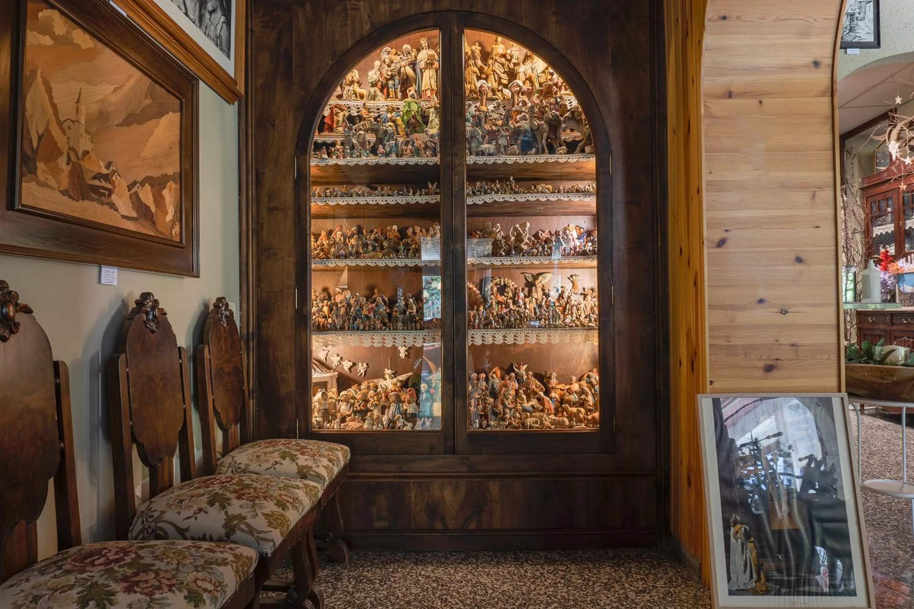 Decorative detail in Hotel Cardós