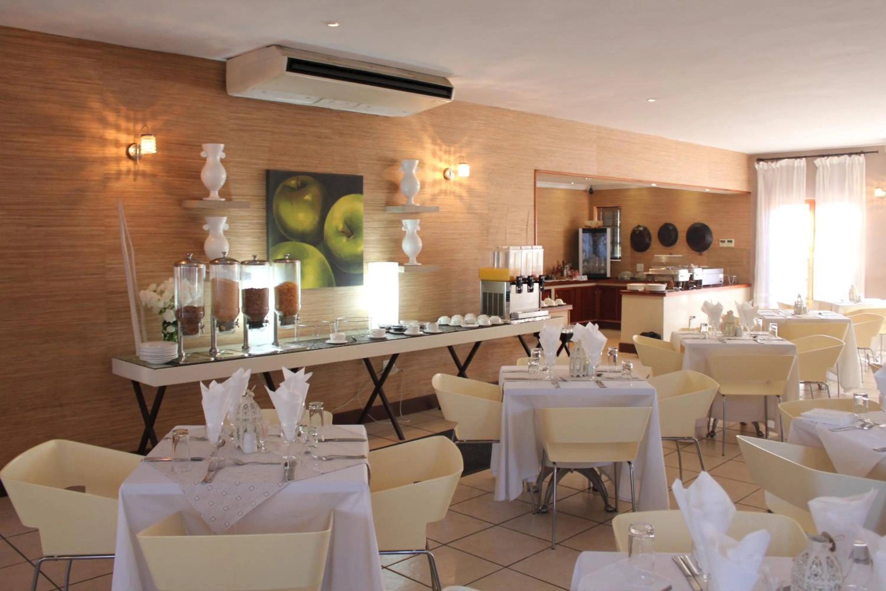 Lunch in Mosate Lodge