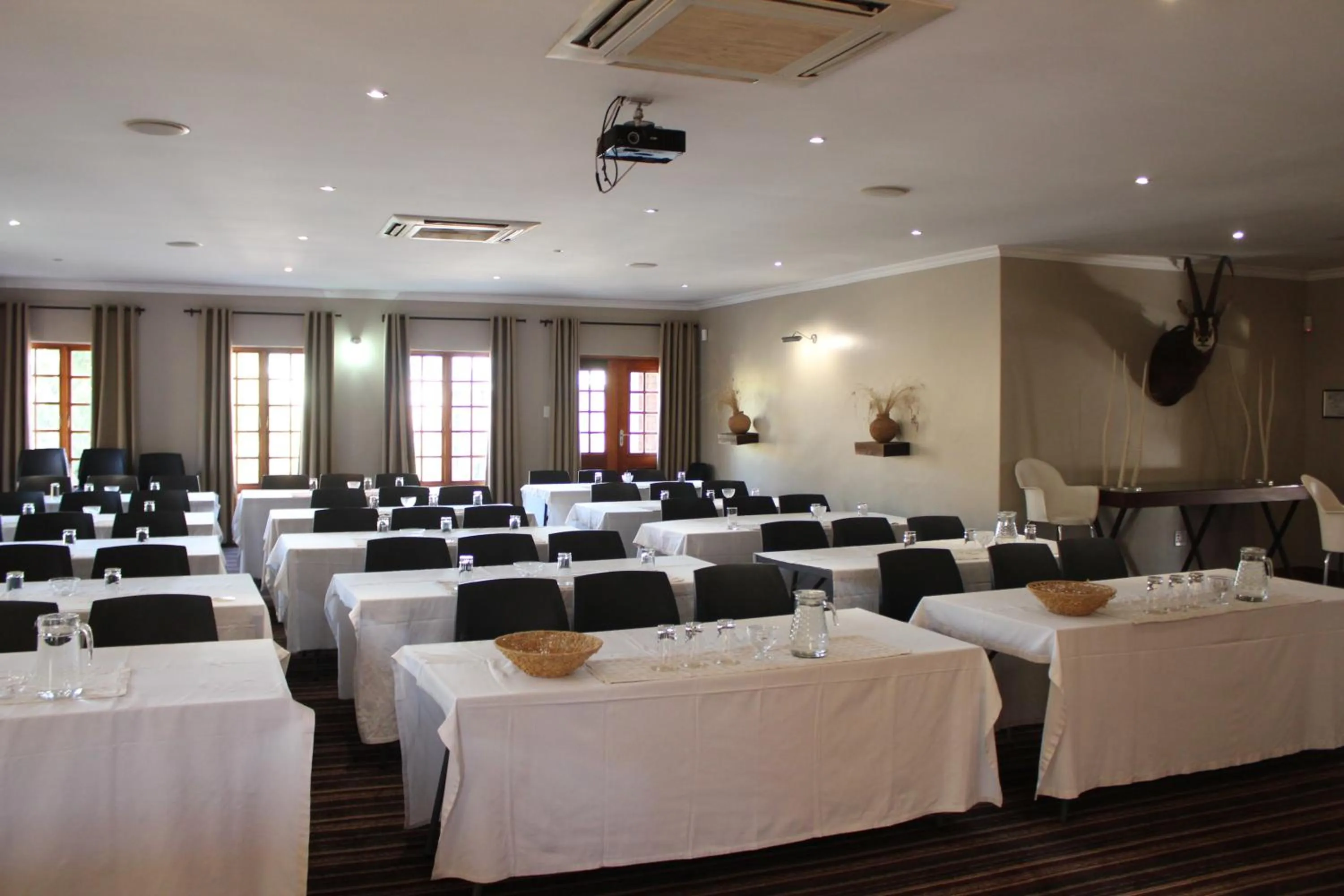 Banquet/Function facilities in Mosate Lodge