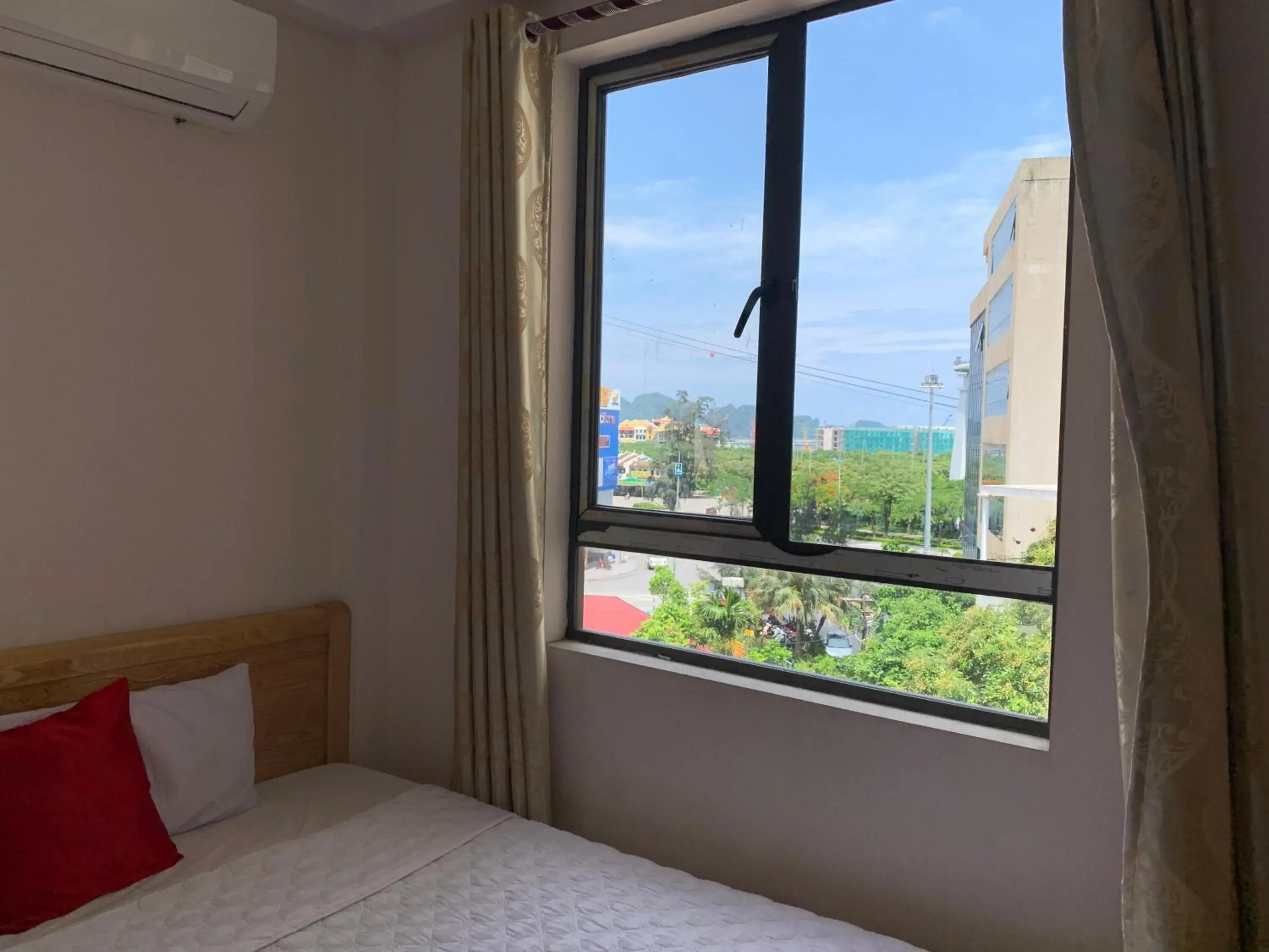 Bed in Quynh Yen Hotel Bed in Quynh Yen Hotel