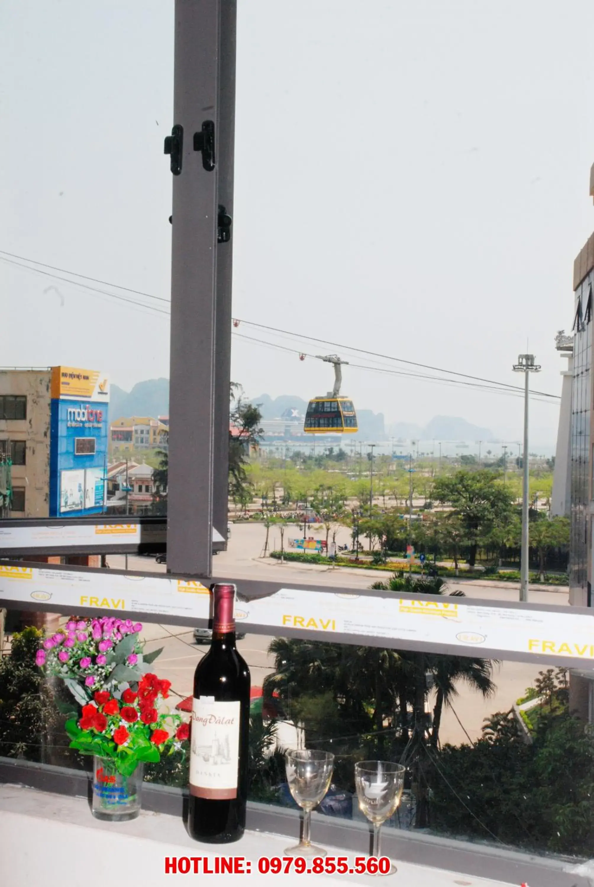 Deluxe Queen Room with Two Queen Beds in Quynh Yen Hotel Deluxe Queen Room with Two Queen Beds in Quynh Yen Hotel