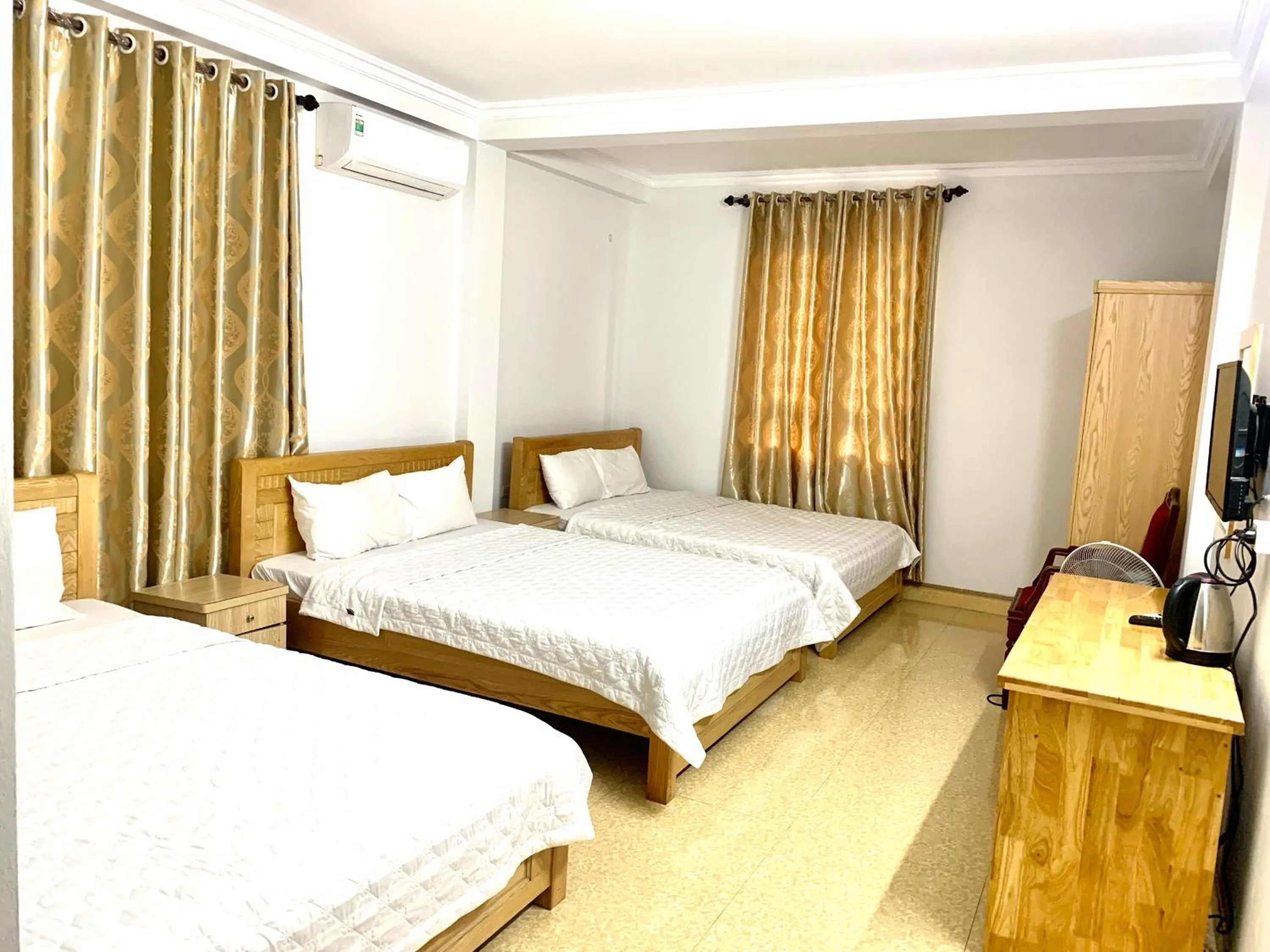 Bed in Quynh Yen Hotel