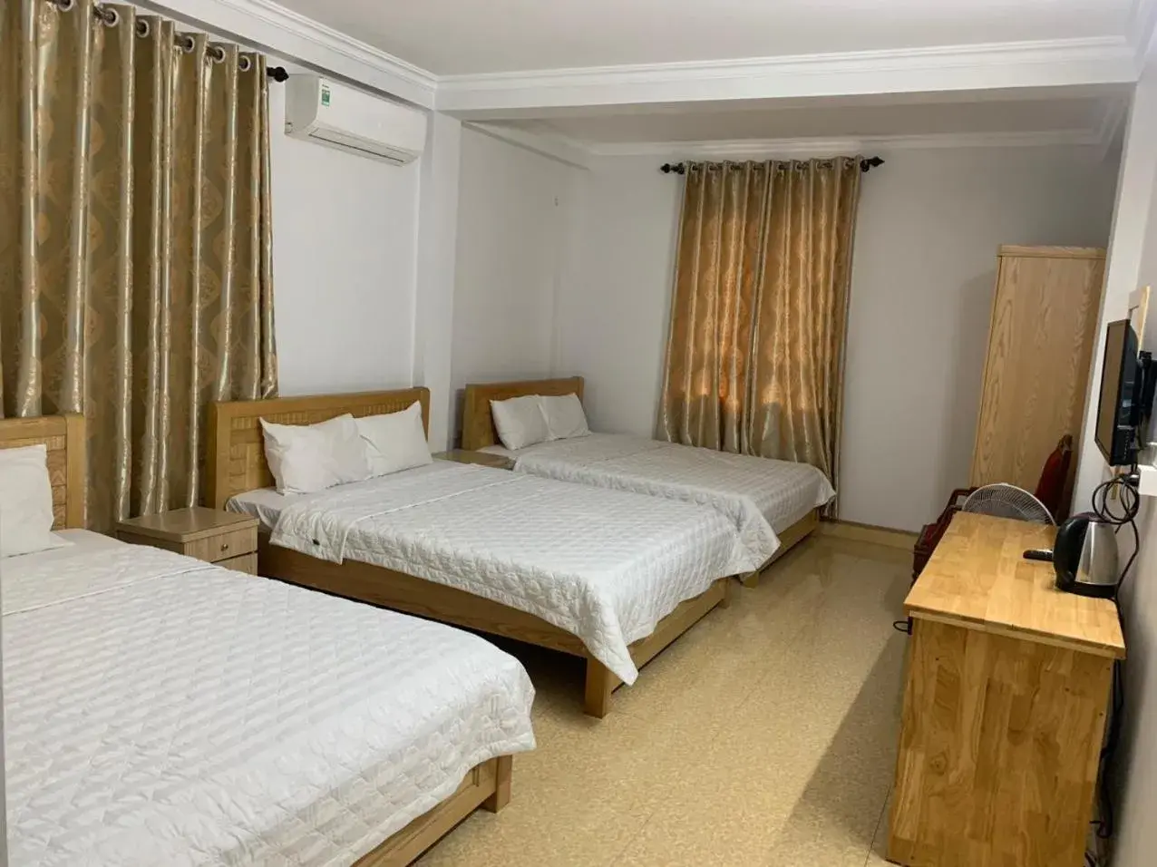 Bed in Quynh Yen Hotel Bed in Quynh Yen Hotel