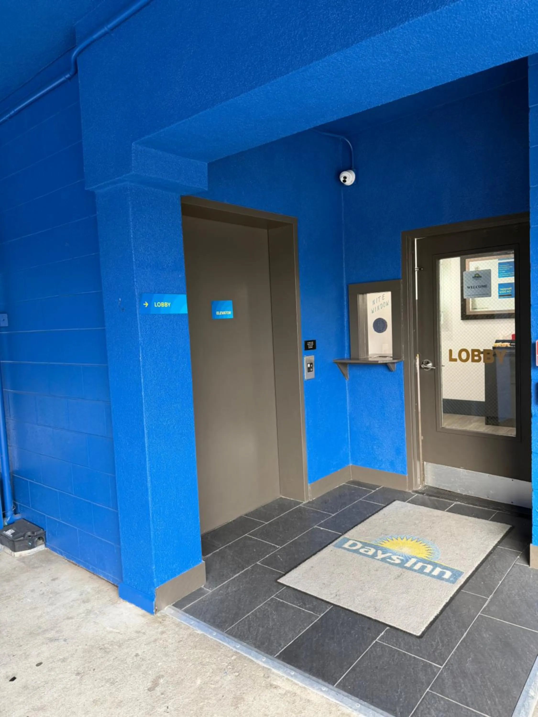 Lobby or reception in Days Inn by Wyndham San Francisco S/Oyster Point Airport