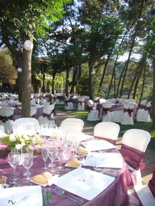 Restaurant/places to eat in Masia Vista Hermosa