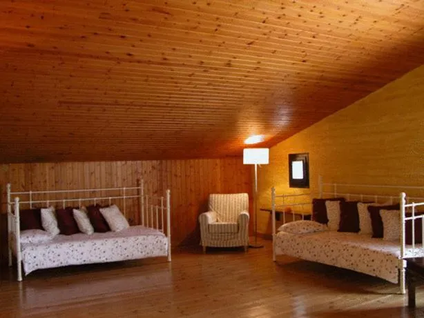 Photo of the whole room, Bed in Masia Vista Hermosa
