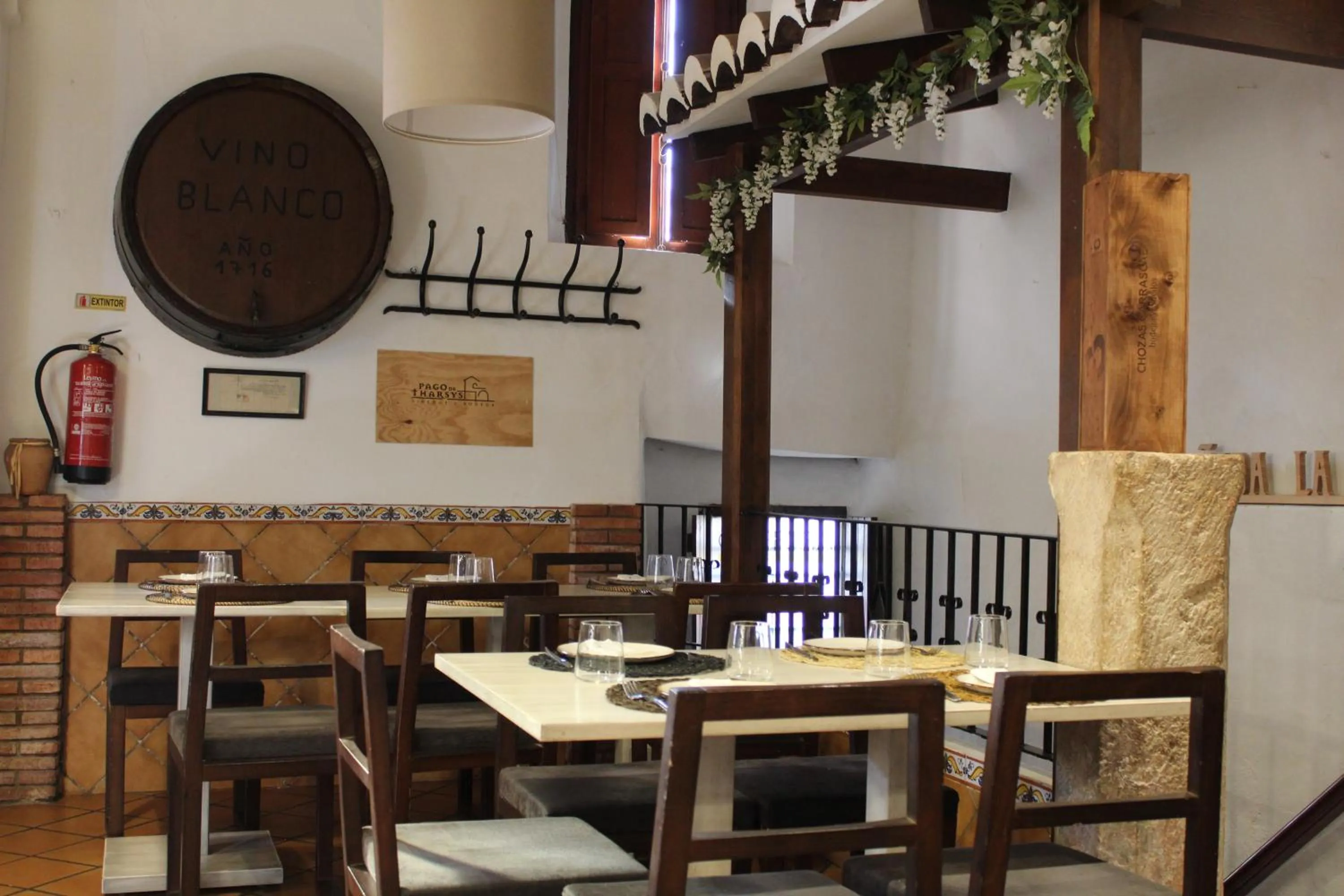 Restaurant/places to eat in Hotel La Villa