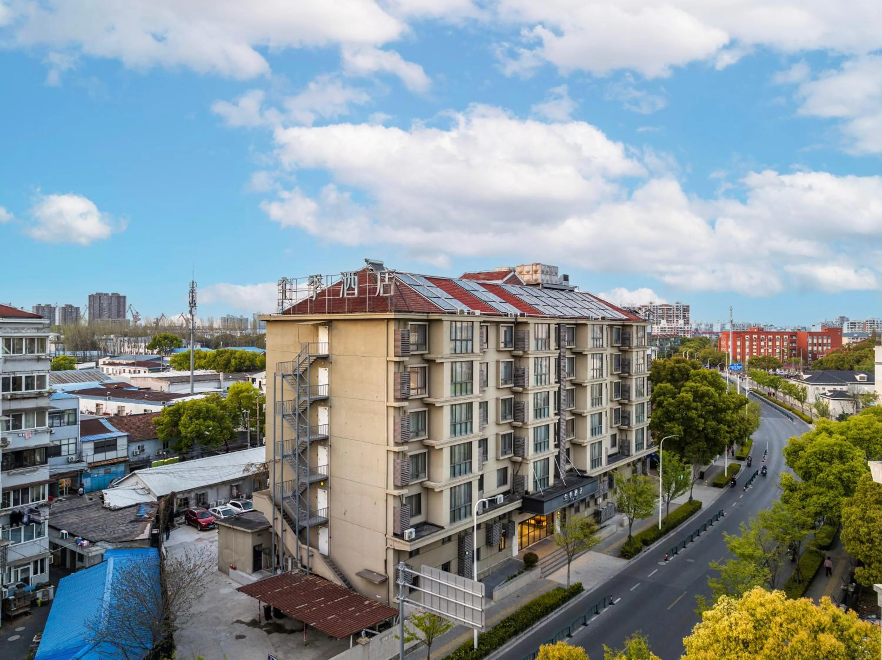 Property building in JI Hotel Shanghai Jinqiao International Commercial Plaza