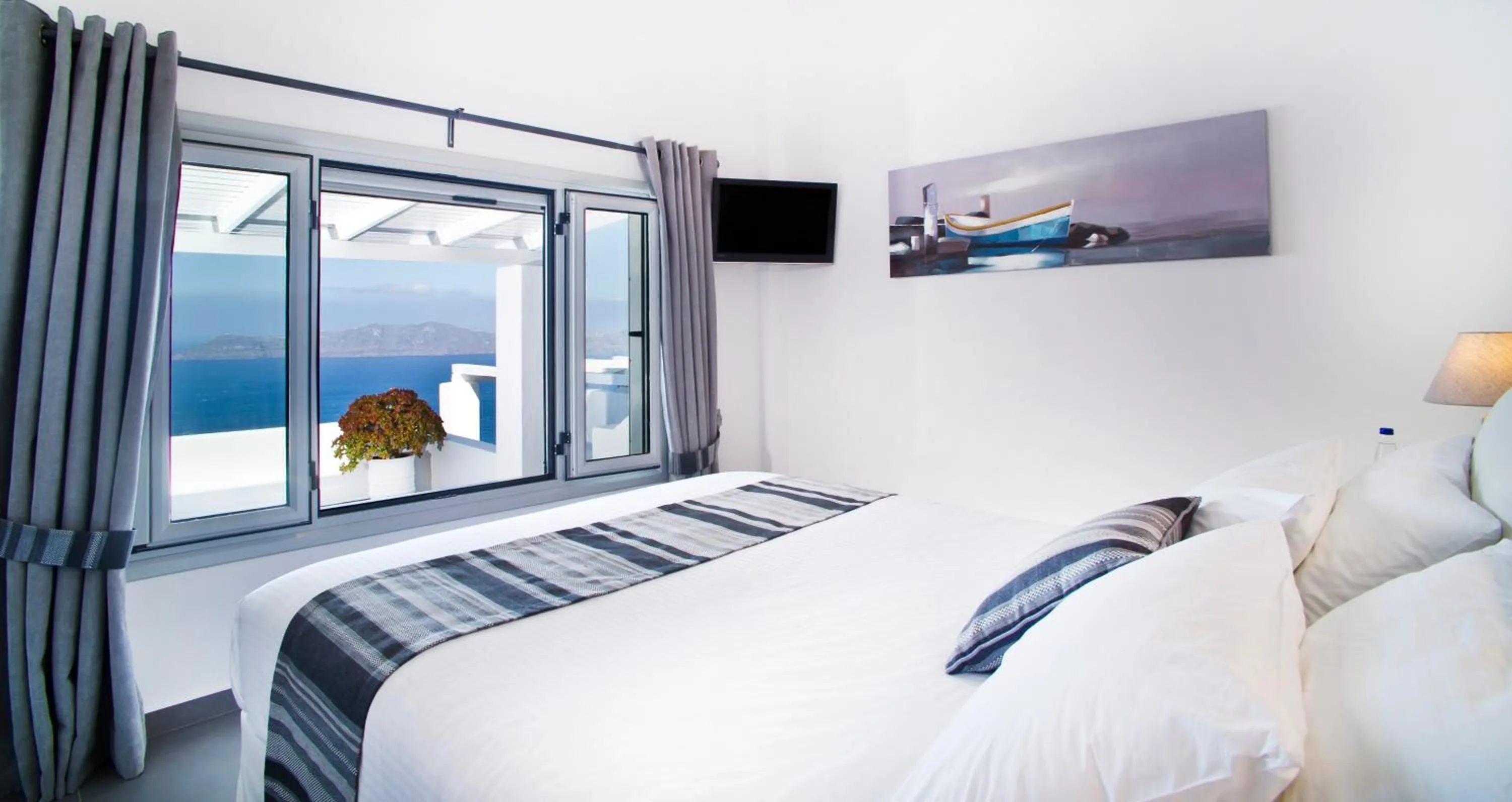 Day, Bed in Agali Houses