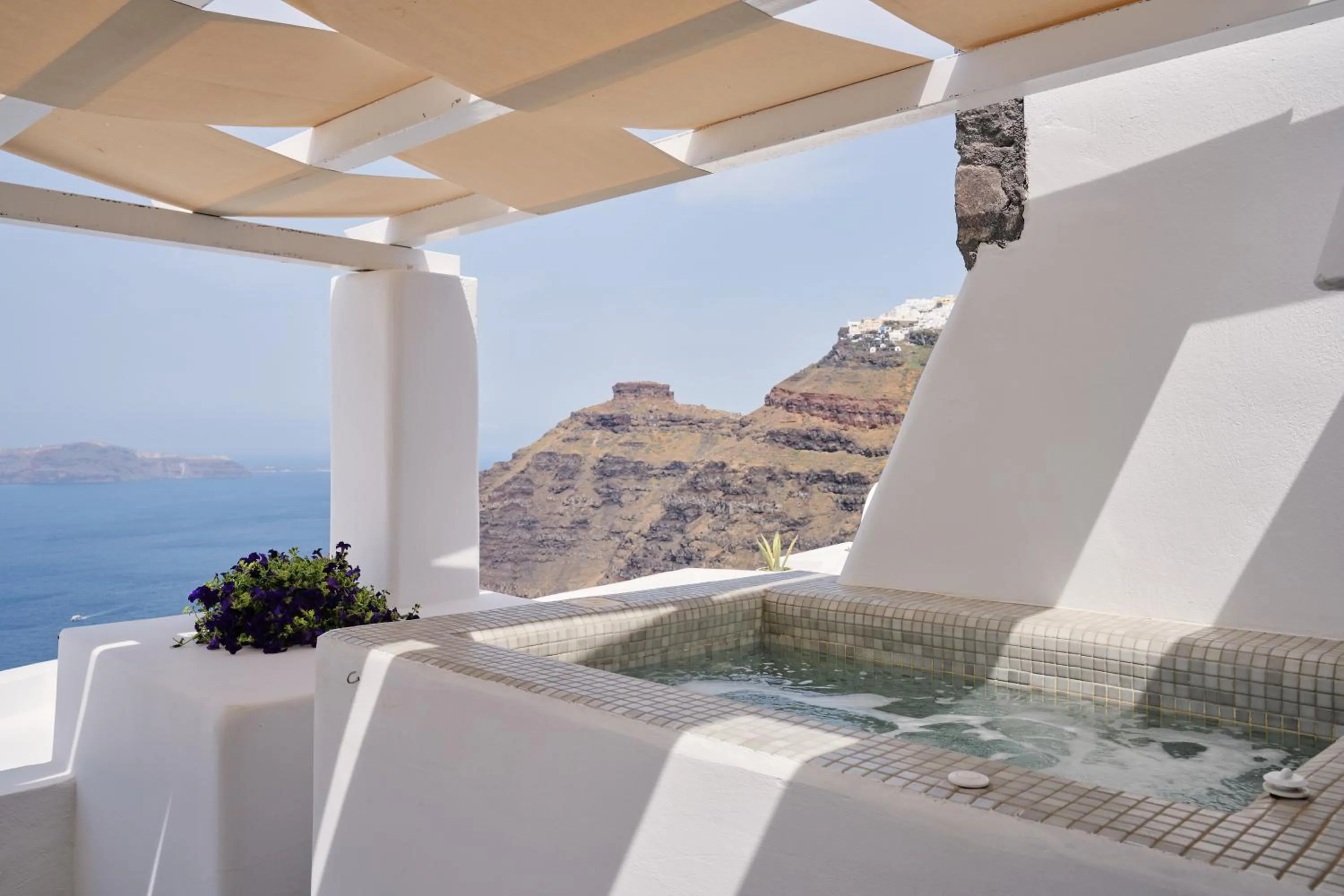 Hot Tub in Agali Houses