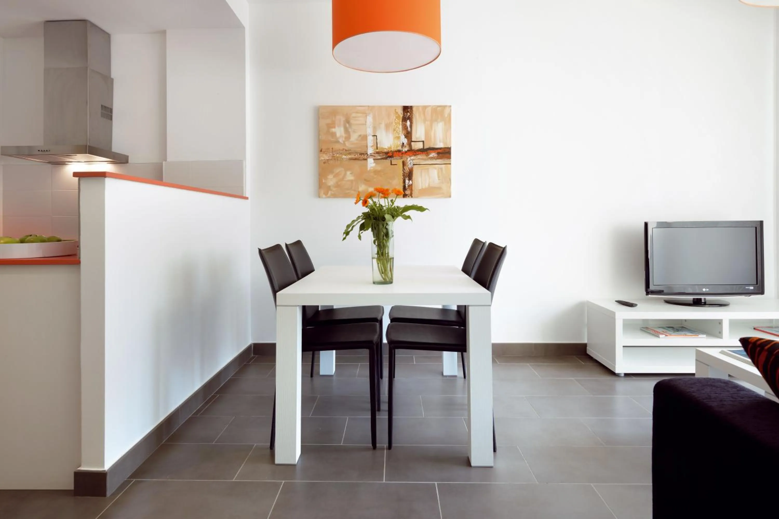 TV and multimedia in 08028 Apartments