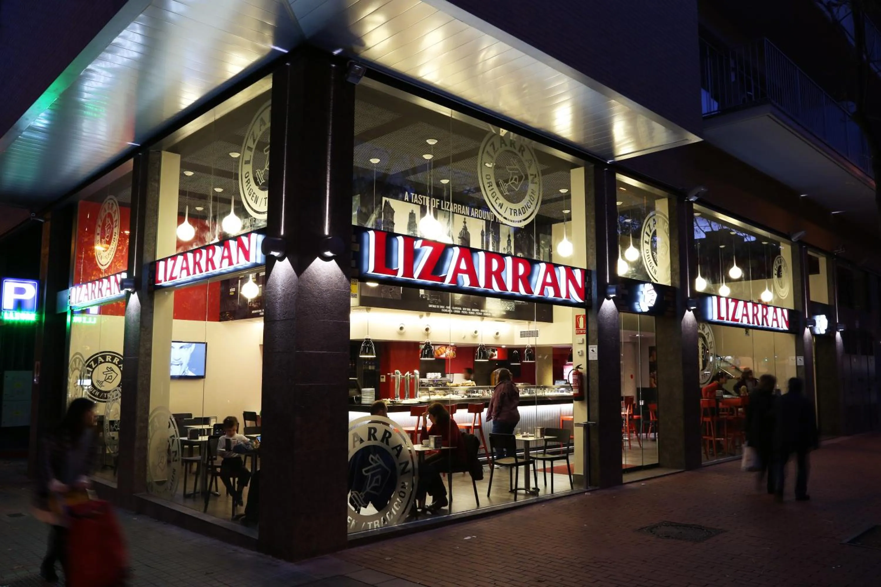 Restaurant/places to eat in 08028 Apartments