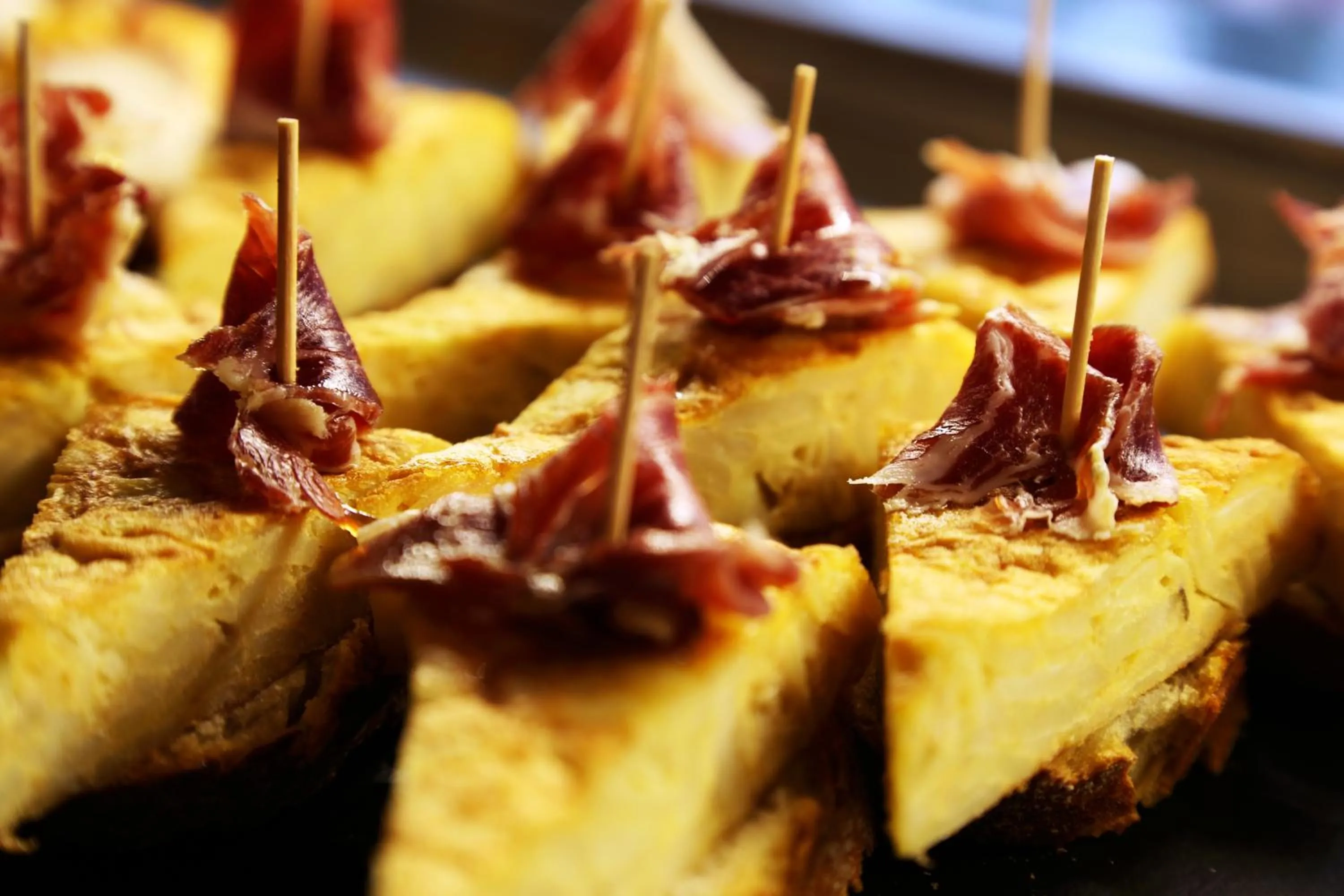 Restaurant/places to eat in 08028 Apartments