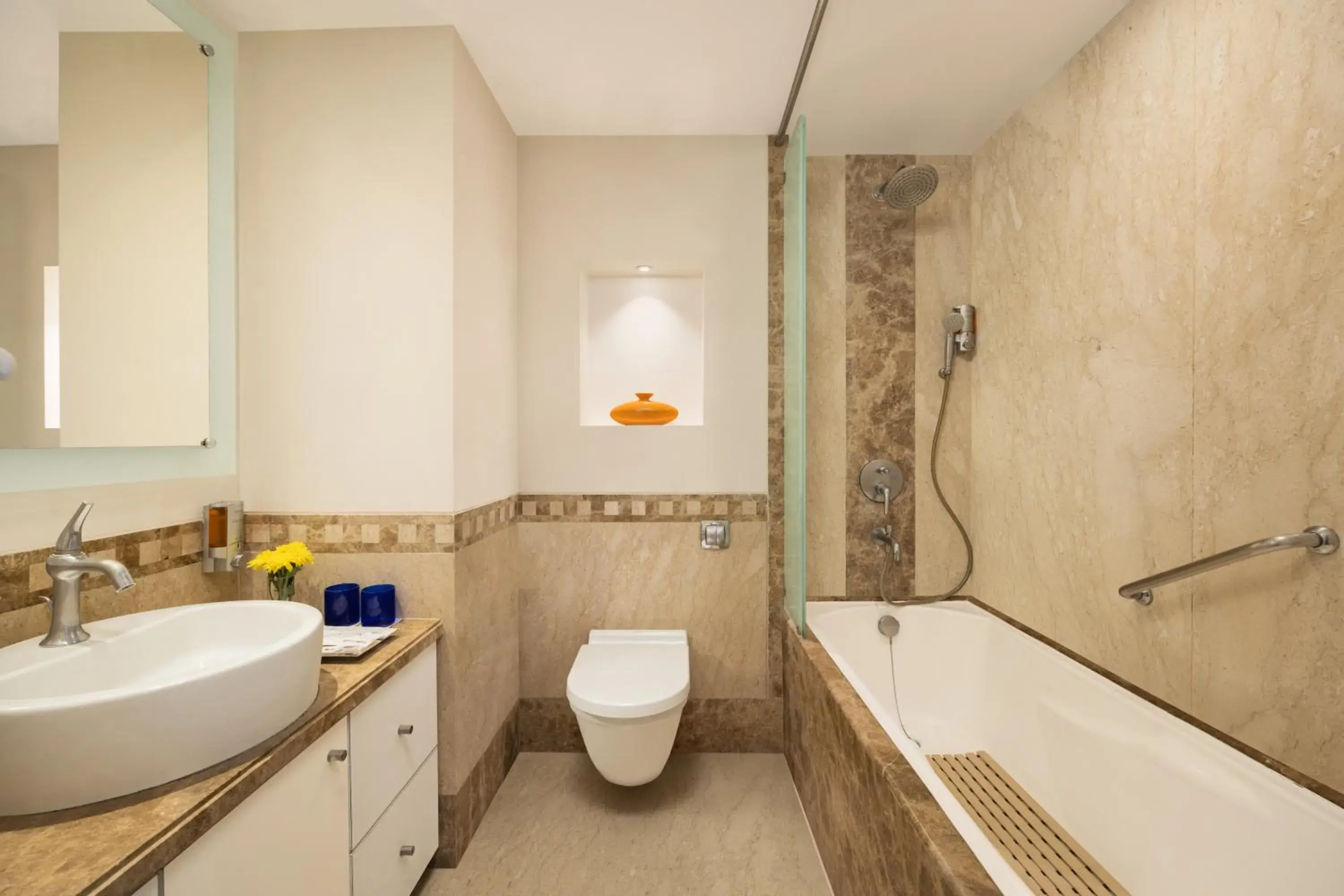 Shower in Fortune Select Exotica, Navi Mumbai - Member ITC Hotels' Group Shower in Fortune Select Exotica, Navi Mumbai - Member ITC Hotels' Group