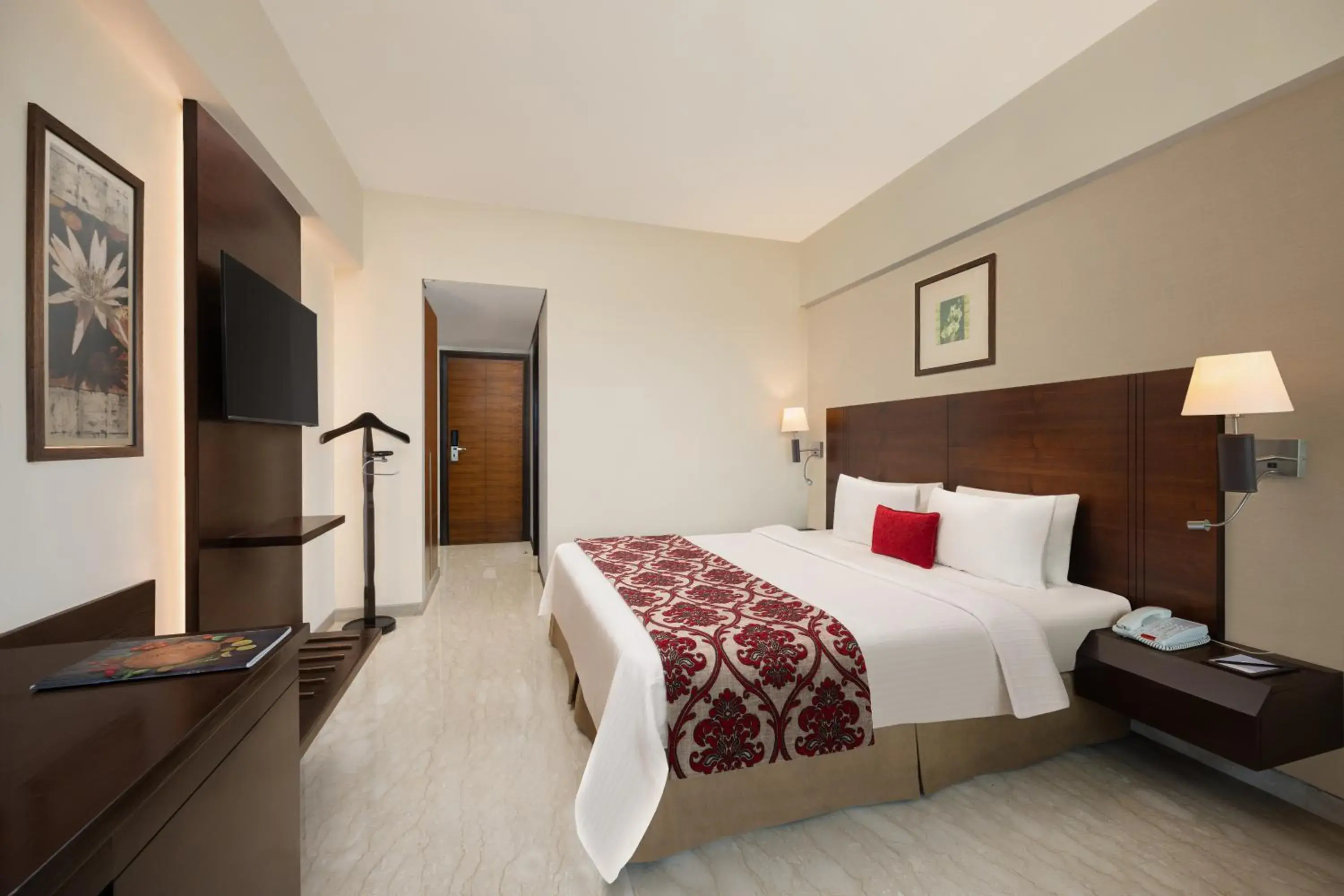 Bed in Fortune Select Exotica, Navi Mumbai - Member ITC Hotels' Group Bed in Fortune Select Exotica, Navi Mumbai - Member ITC Hotels' Group