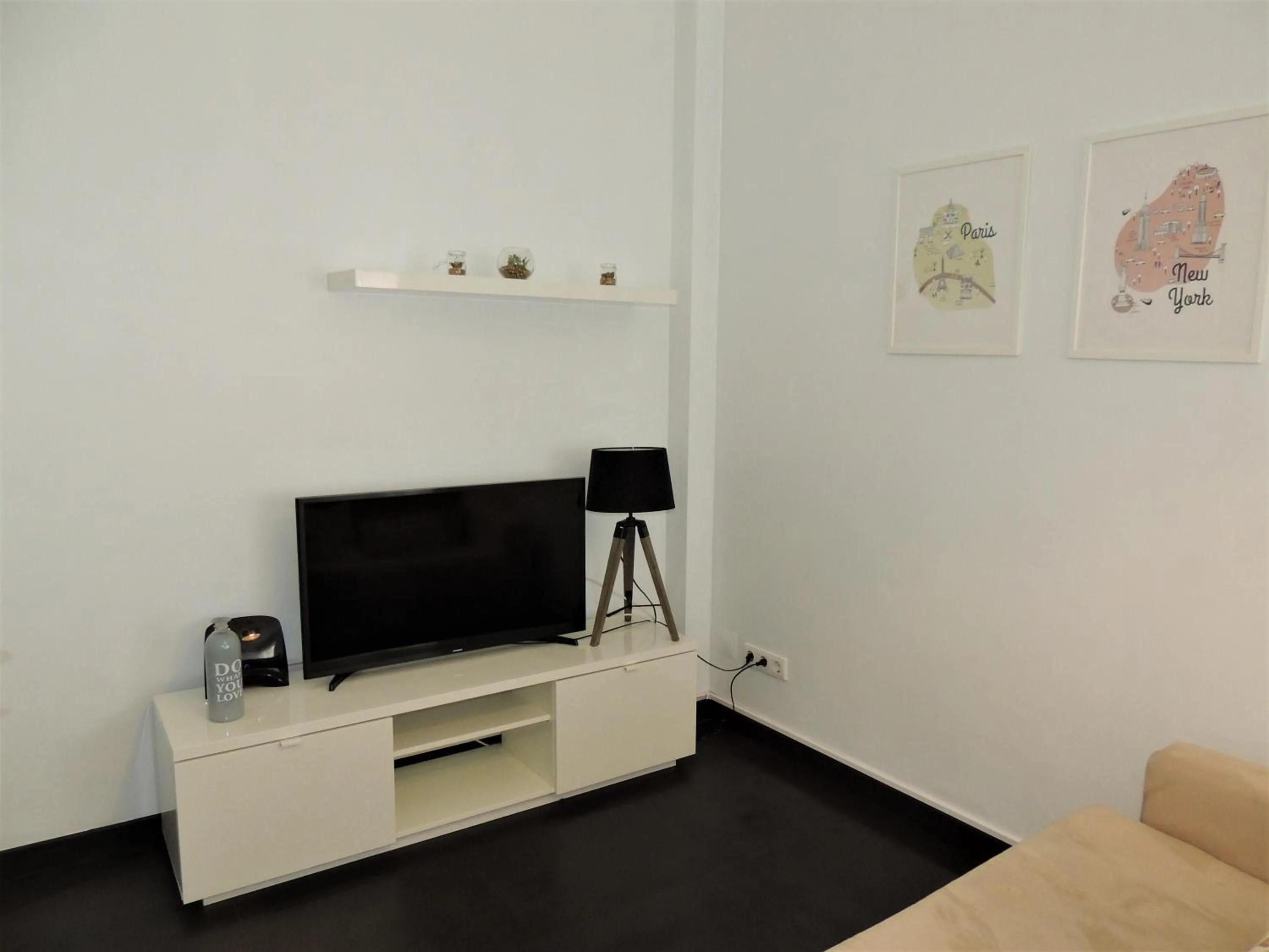 Communal lounge/ TV room in Rendez Vous Porto