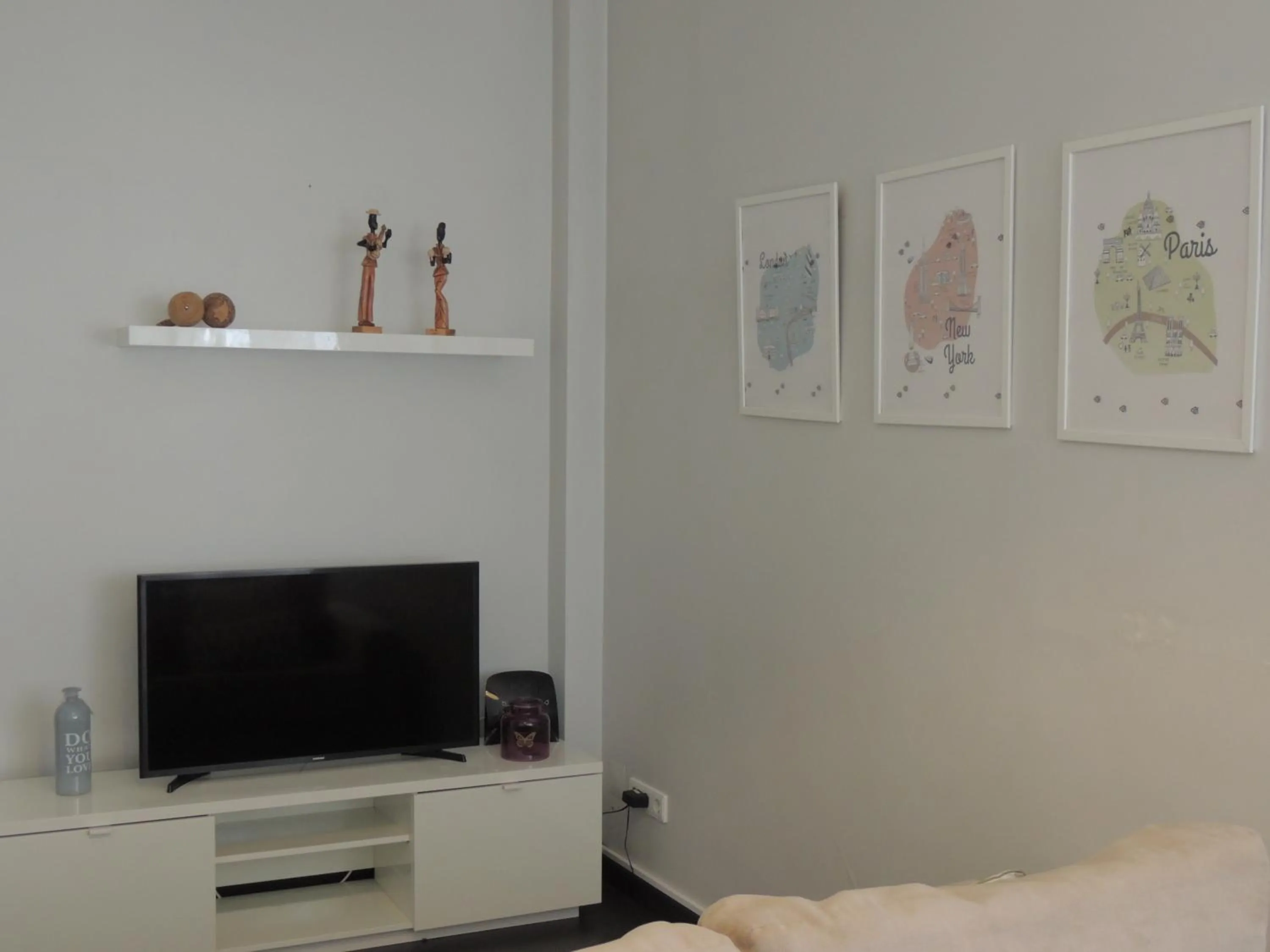 Communal lounge/ TV room in Rendez Vous Porto