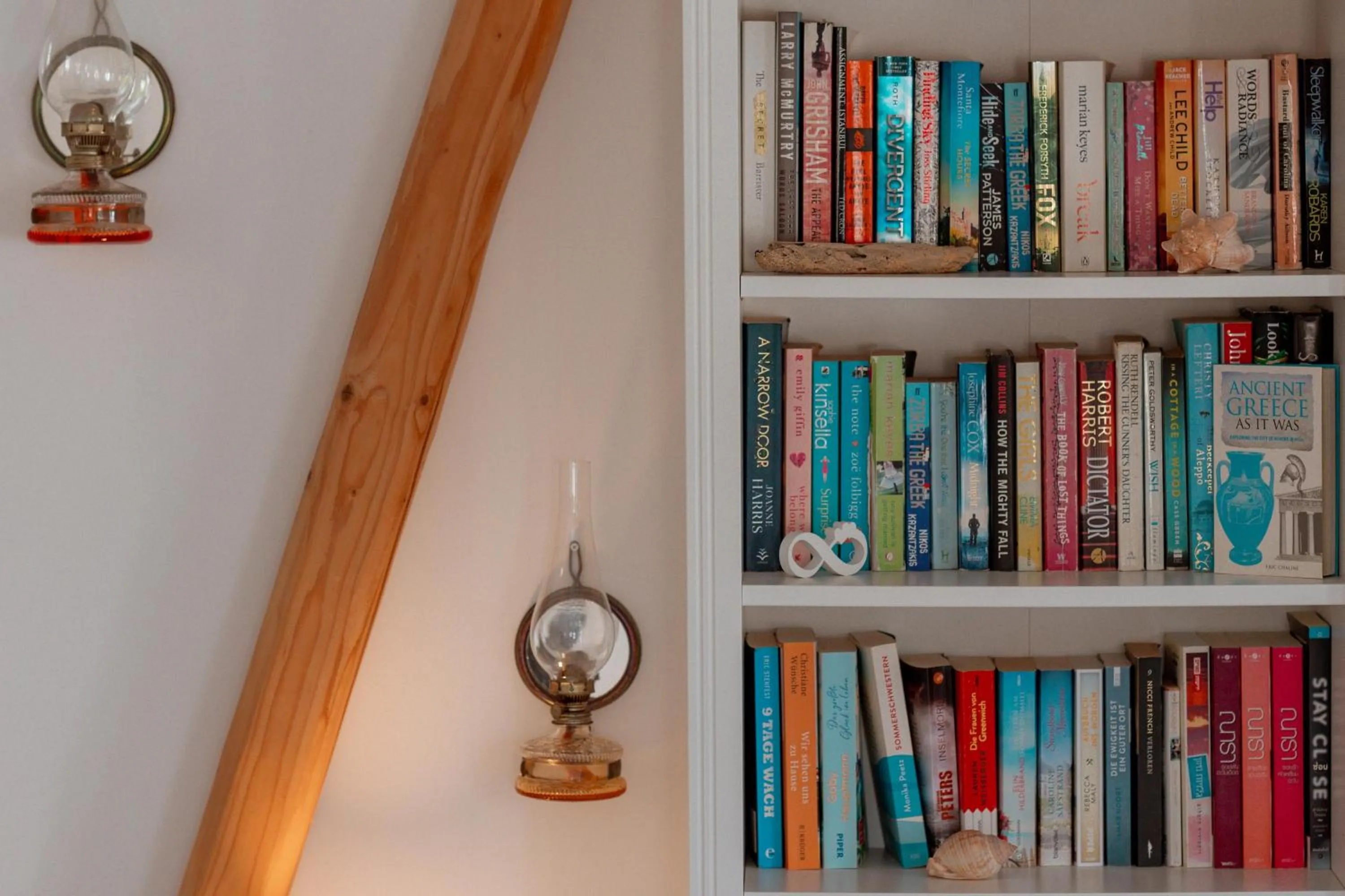 Library in La Stella Stay