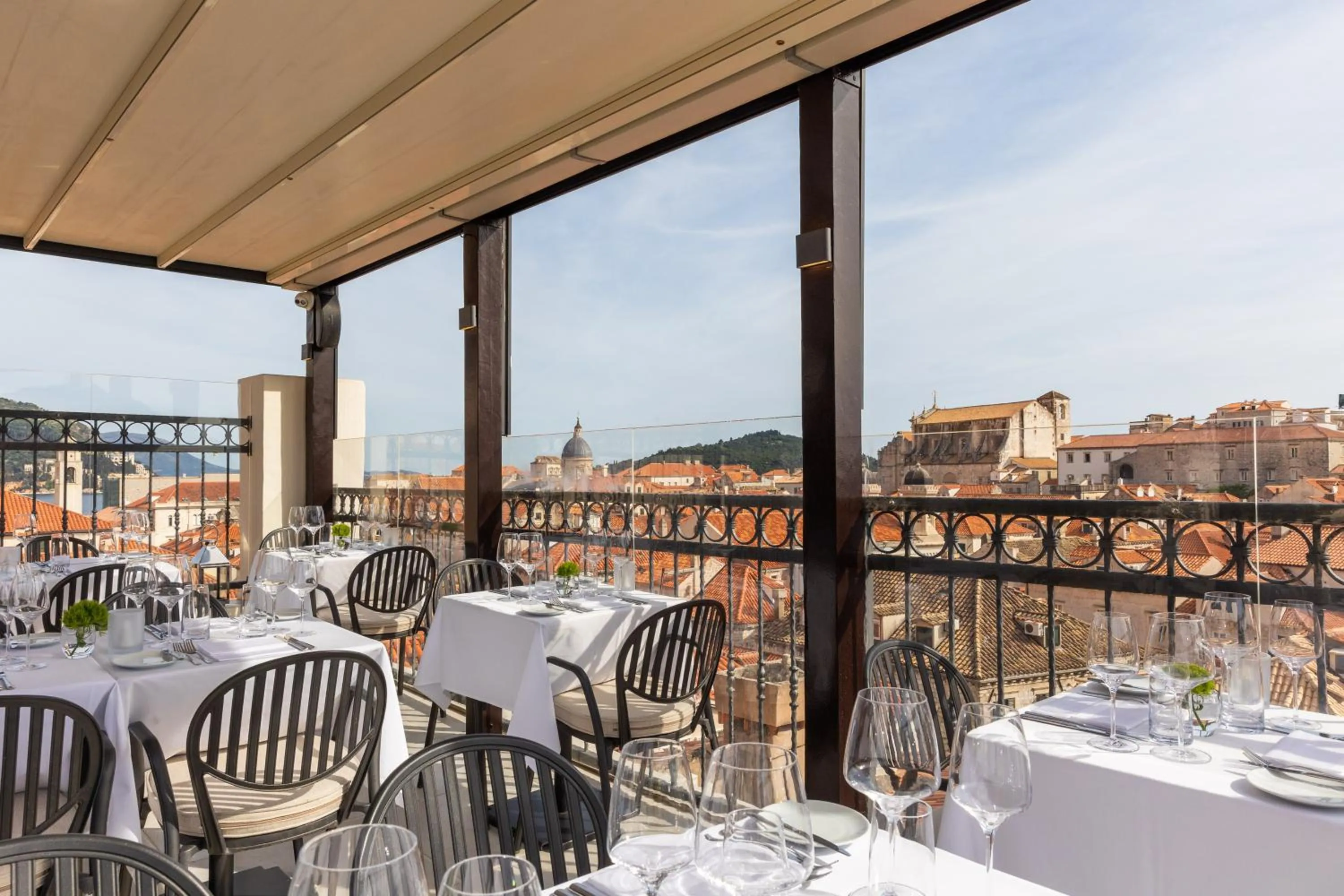 Restaurant/places to eat in Boutique Hotel Stari Grad