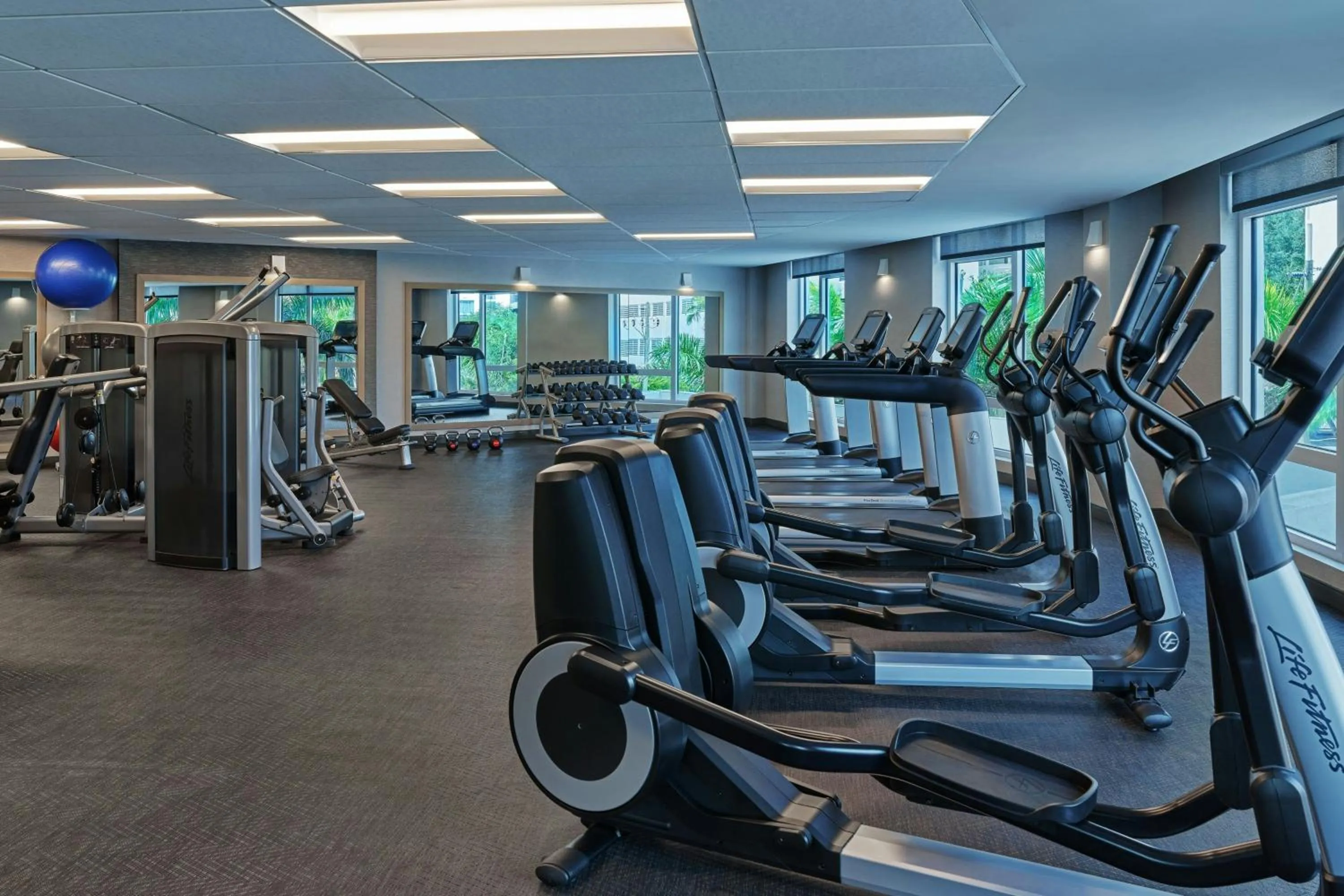 Fitness centre/facilities in Art Ovation Hotel, Autograph Collection
