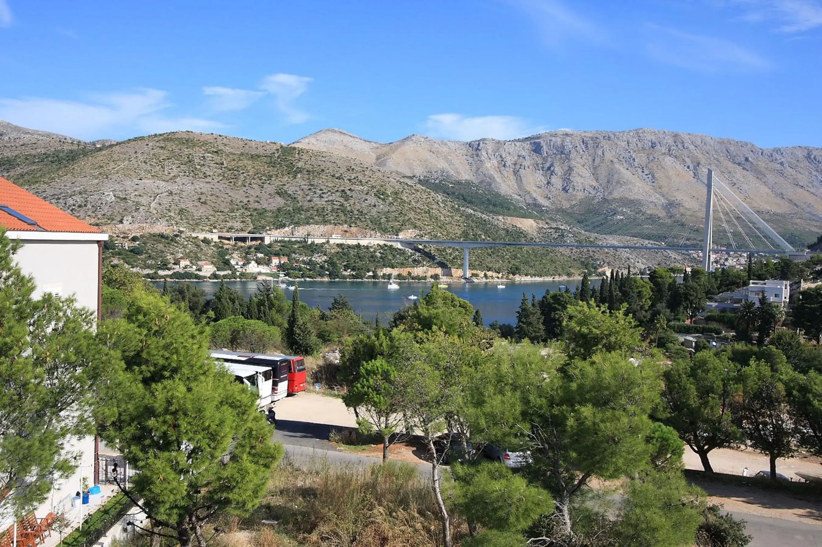 Two-Bedroom Apartment with Balcony and Sea View in Villa Erna Two-Bedroom Apartment with Balcony and Sea View in Villa Erna