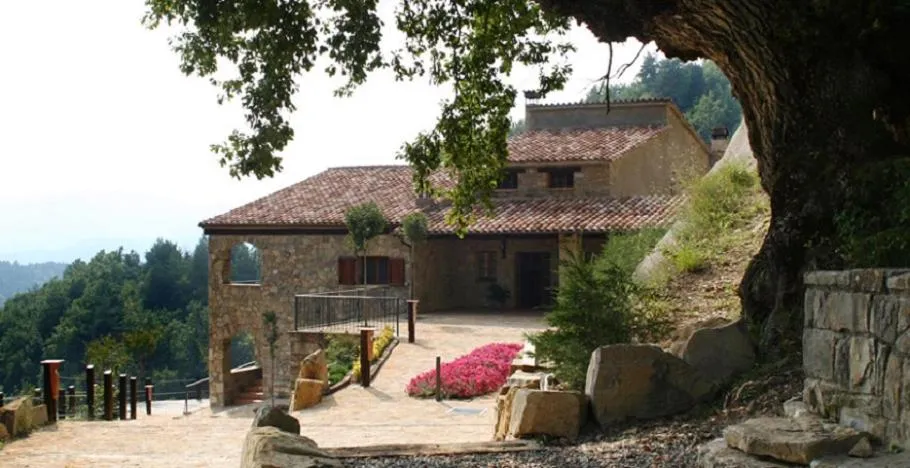 Property building in Turisme Rural Mas Isoles